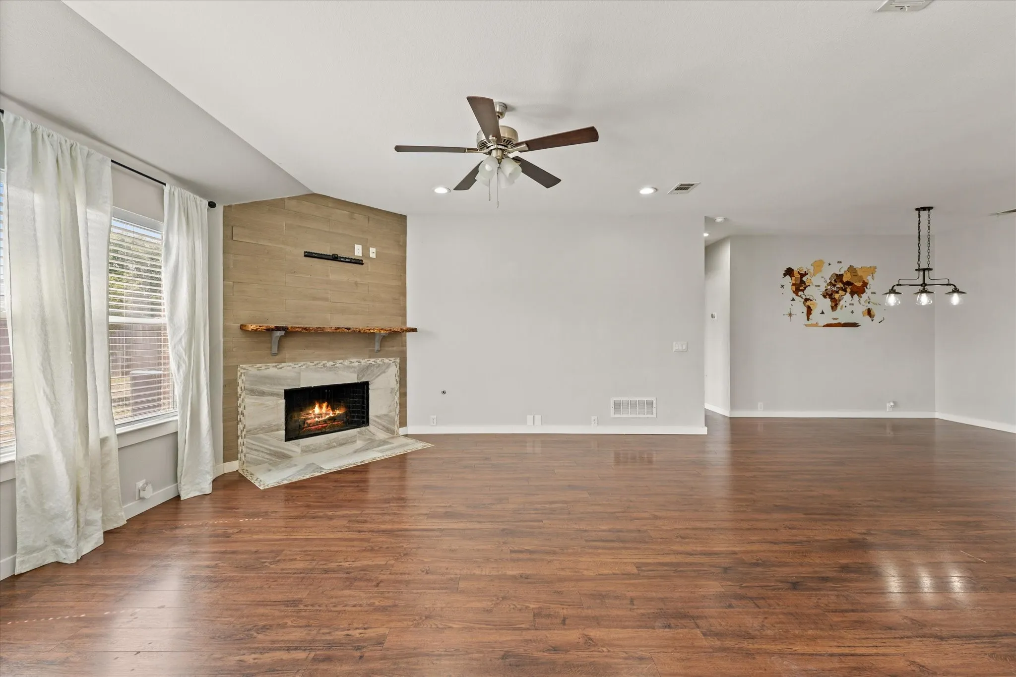 Single Family Residence For Rent in Tarrant County , 1008 Rosita Street, Arlington, Texas 76002, 3 Bedroom, 2 Bathroom, 2 Garage spaces, 1,791 Sqft, built in 2008, mls#21385071, Real Estate Agent in Arlington, Homes For Rent in Tarrant county, Homes For Rent in Arlington, Realtor in Arlington Texas, Real Estate Brokerage Independent Realty Texas, Luminita Cordes Realtor
