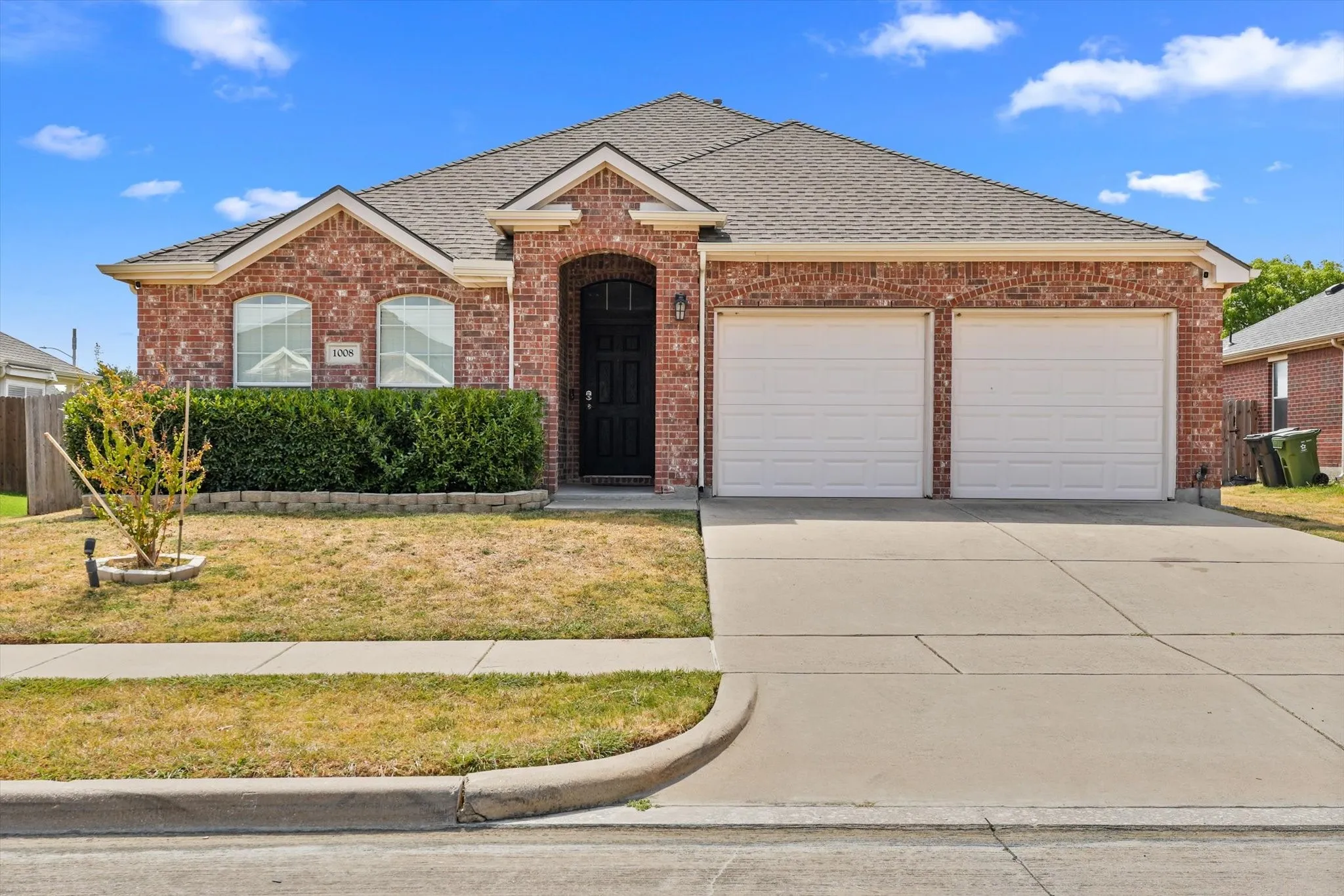 Single Family Residence For Rent in Tarrant County , 1008 Rosita Street, Arlington, Texas 76002, 3 Bedroom, 2 Bathroom, 2 Garage spaces, 1,791 Sqft, built in 2008, mls#21385071, Real Estate Agent in Arlington, Homes For Rent in Tarrant county, Homes For Rent in Arlington, Realtor in Arlington Texas, Real Estate Brokerage Independent Realty Texas, Luminita Cordes Realtor