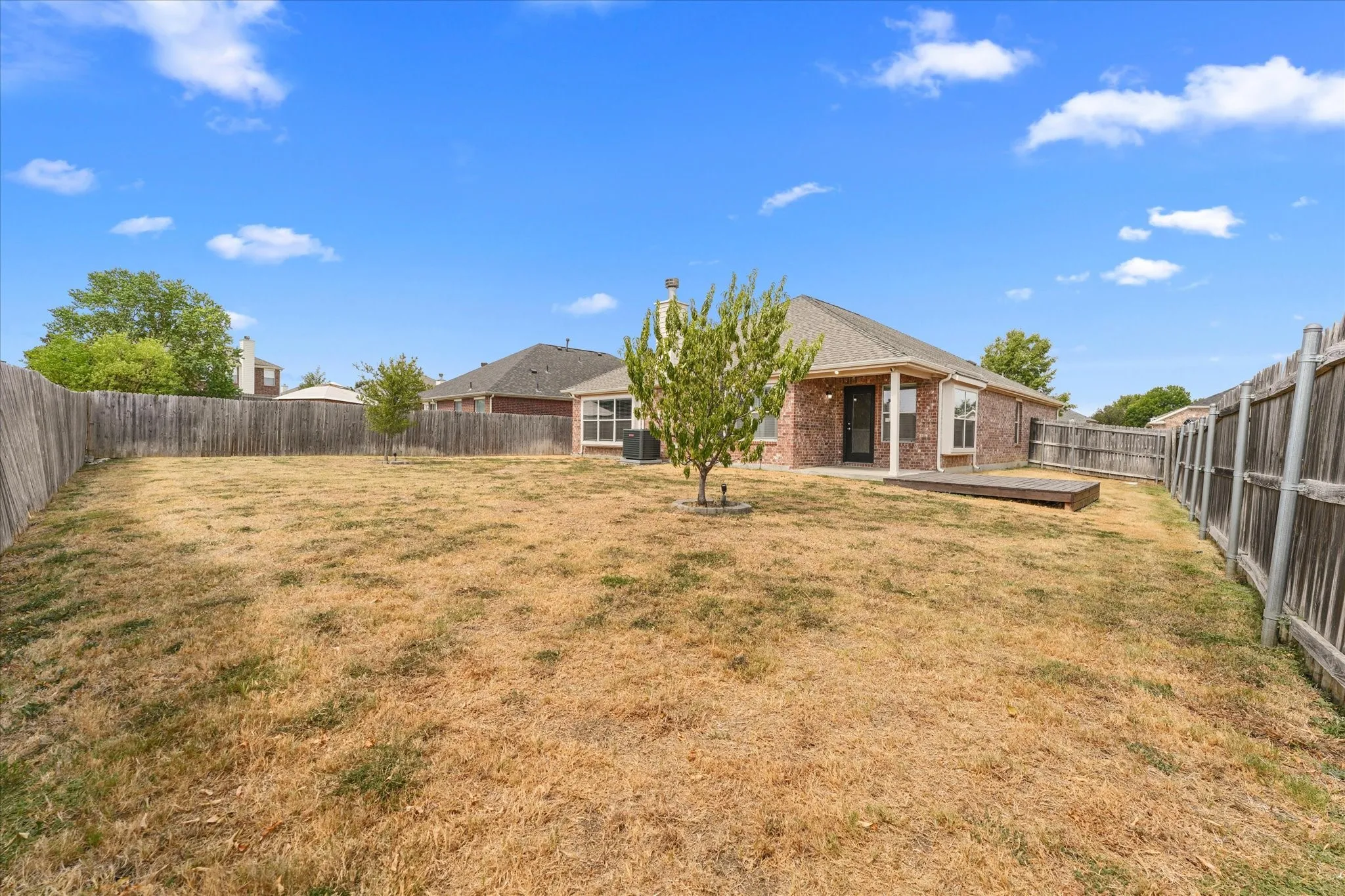 Single Family Residence For Rent in Tarrant County , 1008 Rosita Street, Arlington, Texas 76002, 3 Bedroom, 2 Bathroom, 2 Garage spaces, 1,791 Sqft, built in 2008, mls#21385071, Real Estate Agent in Arlington, Homes For Rent in Tarrant county, Homes For Rent in Arlington, Realtor in Arlington Texas, Real Estate Brokerage Independent Realty Texas, Luminita Cordes Realtor