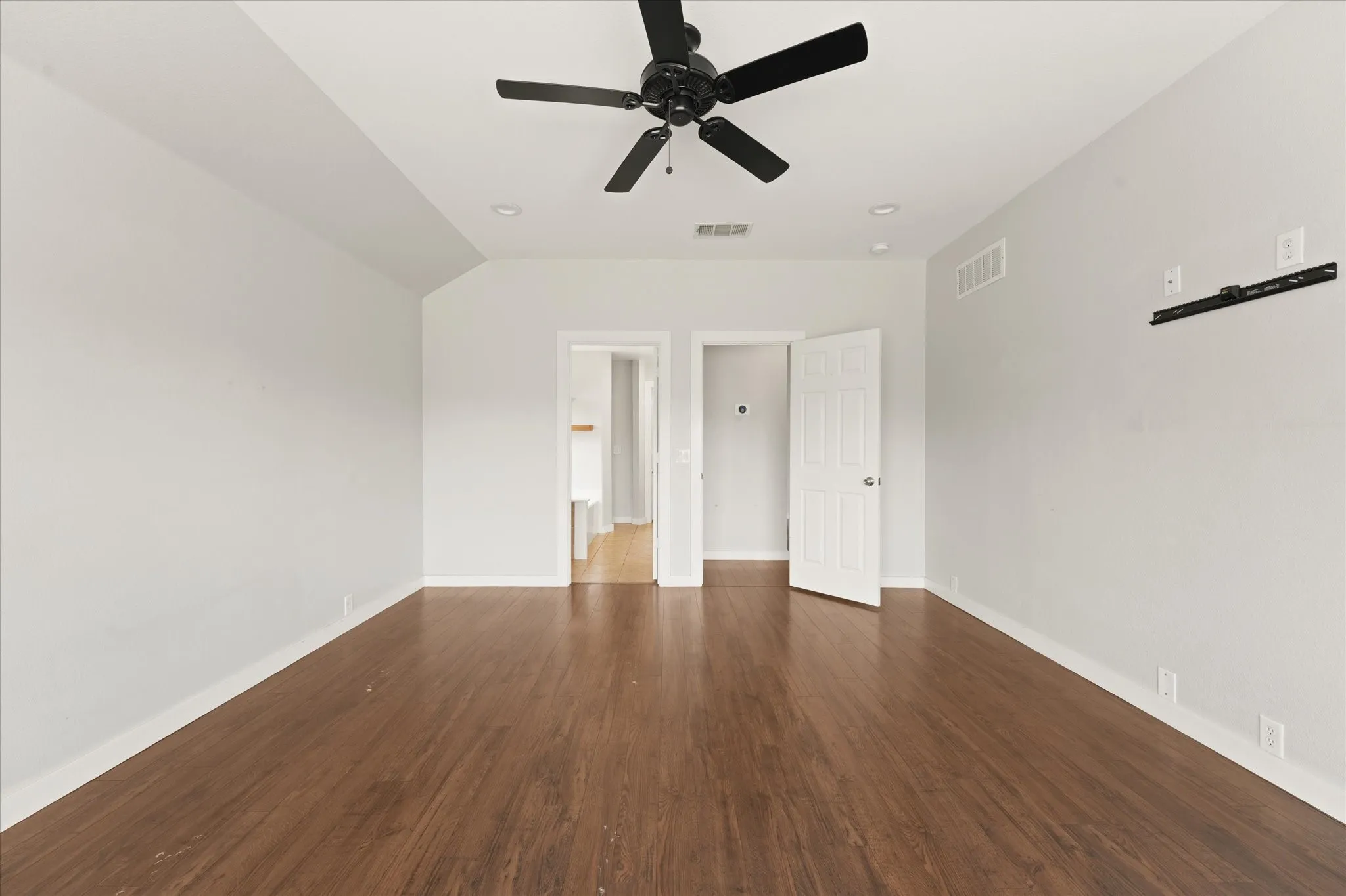 Single Family Residence For Rent in Tarrant County , 1008 Rosita Street, Arlington, Texas 76002, 3 Bedroom, 2 Bathroom, 2 Garage spaces, 1,791 Sqft, built in 2008, mls#21385071, Real Estate Agent in Arlington, Homes For Rent in Tarrant county, Homes For Rent in Arlington, Realtor in Arlington Texas, Real Estate Brokerage Independent Realty Texas, Luminita Cordes Realtor