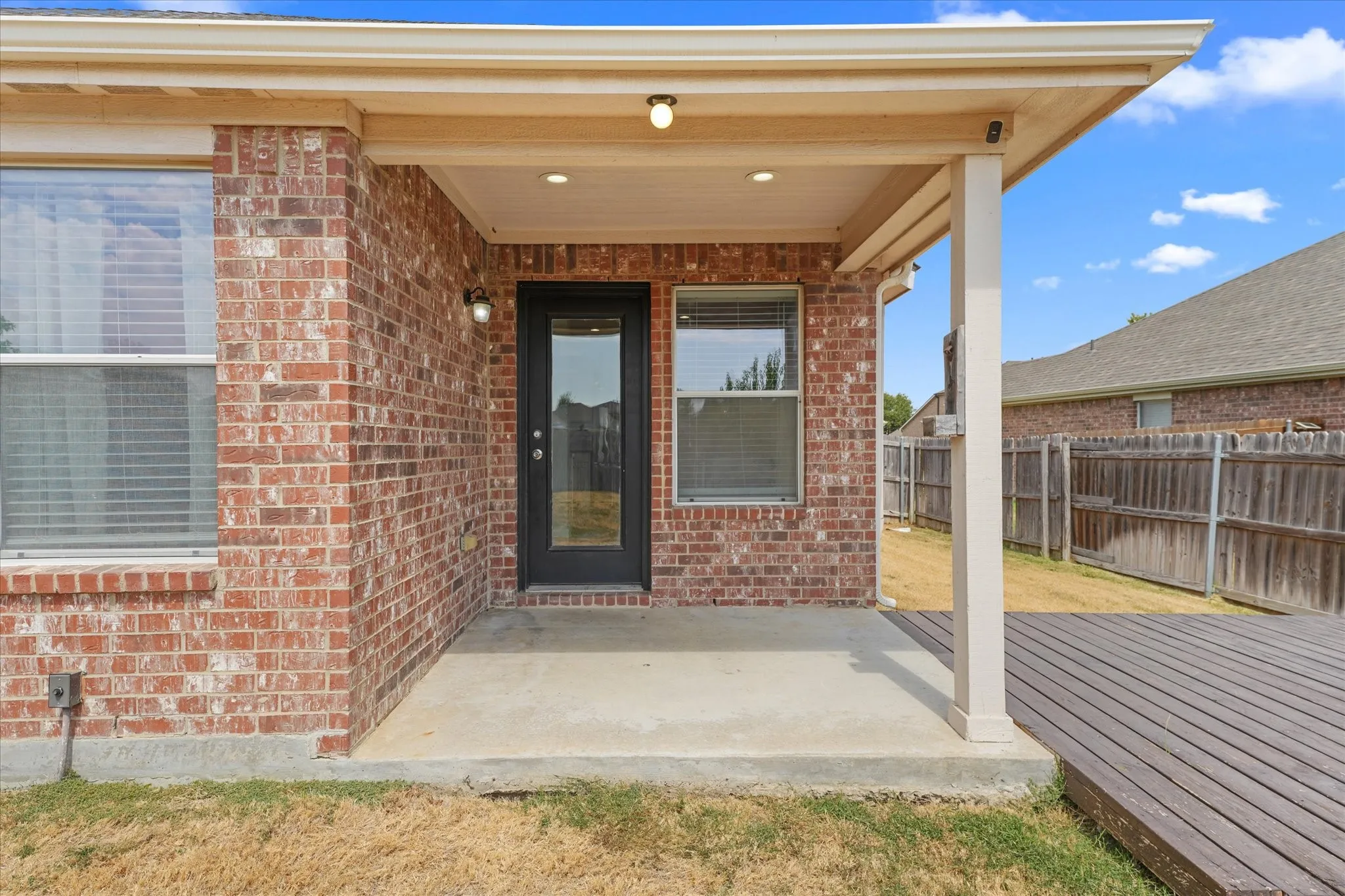 Single Family Residence For Rent in Tarrant County , 1008 Rosita Street, Arlington, Texas 76002, 3 Bedroom, 2 Bathroom, 2 Garage spaces, 1,791 Sqft, built in 2008, mls#21385071, Real Estate Agent in Arlington, Homes For Rent in Tarrant county, Homes For Rent in Arlington, Realtor in Arlington Texas, Real Estate Brokerage Independent Realty Texas, Luminita Cordes Realtor