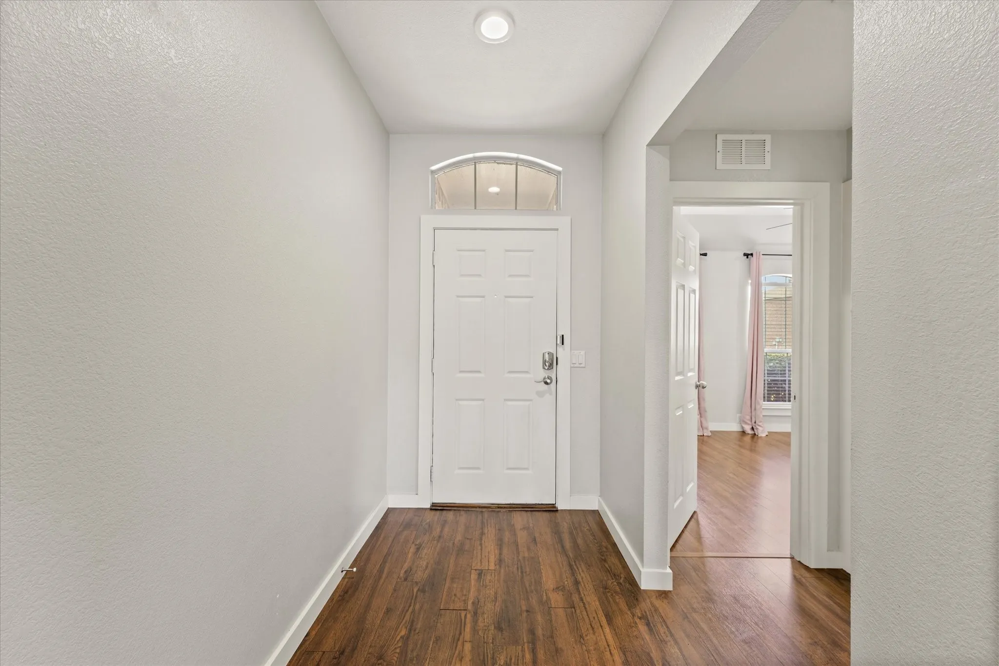 Single Family Residence For Rent in Tarrant County , 1008 Rosita Street, Arlington, Texas 76002, 3 Bedroom, 2 Bathroom, 2 Garage spaces, 1,791 Sqft, built in 2008, mls#21385071, Real Estate Agent in Arlington, Homes For Rent in Tarrant county, Homes For Rent in Arlington, Realtor in Arlington Texas, Real Estate Brokerage Independent Realty Texas, Luminita Cordes Realtor