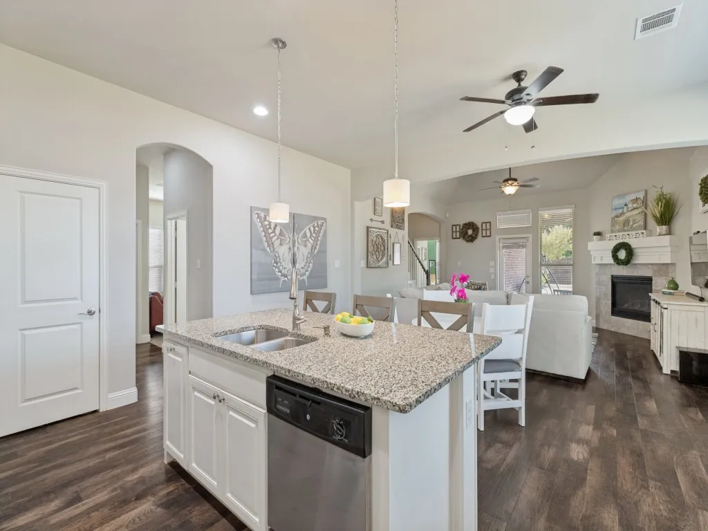 Single Family Residence For Sale in Collin County , 3539 Camden Drive, Melissa, Texas 75454, 4 Bedroom, 3 Bathroom, 2 Garage spaces, 2,947 Sqft, built in 2017, mls#21382577, Real Estate Agent in Melissa, Homes For Sale in Collin county, Homes For Sale in Melissa, Realtor in Melissa Texas, Real Estate Brokerage Independent Realty Texas, Luminita Cordes Realtor
