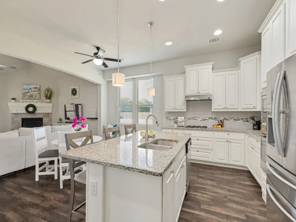 Single Family Residence For Sale in Collin County , 3539 Camden Drive, Melissa, Texas 75454, 4 Bedroom, 3 Bathroom, 2 Garage spaces, 2,947 Sqft, built in 2017, mls#21382577, Real Estate Agent in Melissa, Homes For Sale in Collin county, Homes For Sale in Melissa, Realtor in Melissa Texas, Real Estate Brokerage Independent Realty Texas, Luminita Cordes Realtor
