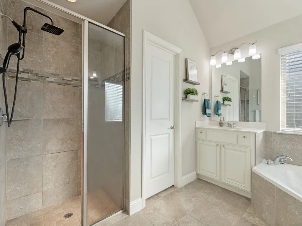 Single Family Residence For Sale in Collin County , 3539 Camden Drive, Melissa, Texas 75454, 4 Bedroom, 3 Bathroom, 2 Garage spaces, 2,947 Sqft, built in 2017, mls#21382577, Real Estate Agent in Melissa, Homes For Sale in Collin county, Homes For Sale in Melissa, Realtor in Melissa Texas, Real Estate Brokerage Independent Realty Texas, Luminita Cordes Realtor