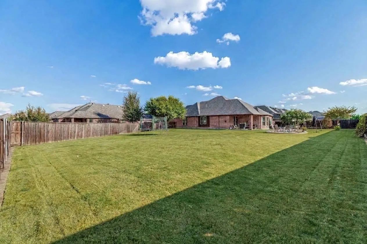 Single Family Residence For Sale in Collin County , 3539 Camden Drive, Melissa, Texas 75454, 4 Bedroom, 3 Bathroom, 2 Garage spaces, 2,947 Sqft, built in 2017, mls#21382577, Real Estate Agent in Melissa, Homes For Sale in Collin county, Homes For Sale in Melissa, Realtor in Melissa Texas, Real Estate Brokerage Independent Realty Texas, Luminita Cordes Realtor