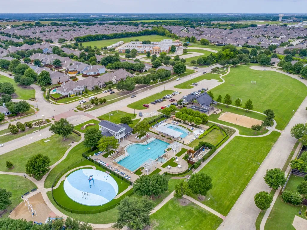 Single Family Residence For Sale in Collin County , 3539 Camden Drive, Melissa, Texas 75454, 4 Bedroom, 3 Bathroom, 2 Garage spaces, 2,947 Sqft, built in 2017, mls#21382577, Real Estate Agent in Melissa, Homes For Sale in Collin county, Homes For Sale in Melissa, Realtor in Melissa Texas, Real Estate Brokerage Independent Realty Texas, Luminita Cordes Realtor