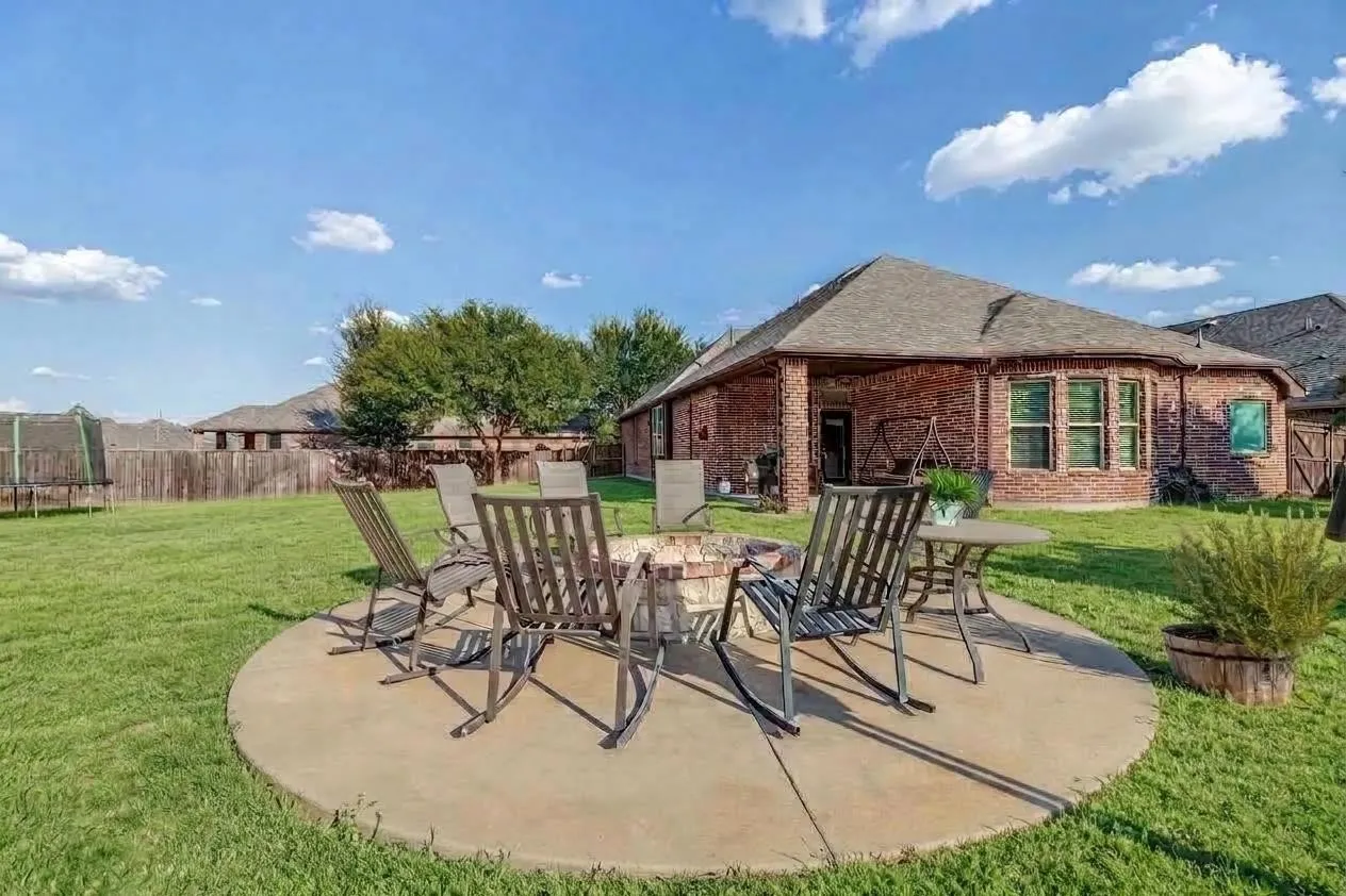 Single Family Residence For Sale in Collin County , 3539 Camden Drive, Melissa, Texas 75454, 4 Bedroom, 3 Bathroom, 2 Garage spaces, 2,947 Sqft, built in 2017, mls#21382577, Real Estate Agent in Melissa, Homes For Sale in Collin county, Homes For Sale in Melissa, Realtor in Melissa Texas, Real Estate Brokerage Independent Realty Texas, Luminita Cordes Realtor