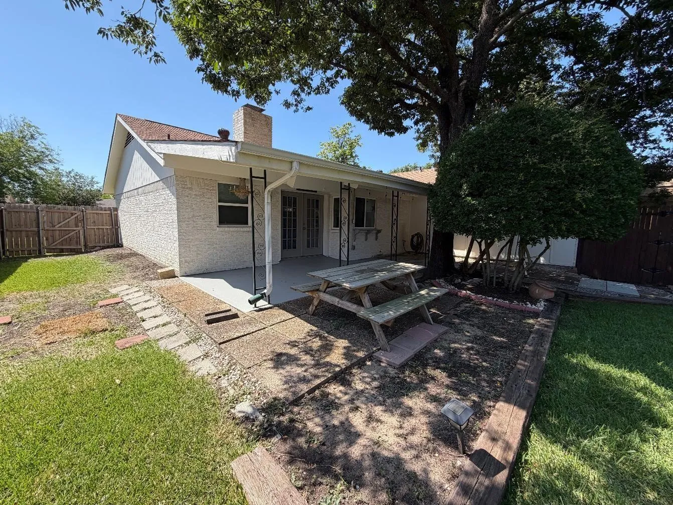 Single Family Residence For Rent in Dallas County , 3109 Manchester Drive, Mesquite, Texas 75150, 3 Bedroom, 2 Bathroom, 2 Garage spaces, 1,607 Sqft, built in 1974, mls#21385083, Real Estate Agent in Mesquite, Homes For Rent in Dallas county, Homes For Rent in Mesquite, Realtor in Mesquite Texas, Real Estate Brokerage Independent Realty Texas, Luminita Cordes Realtor
