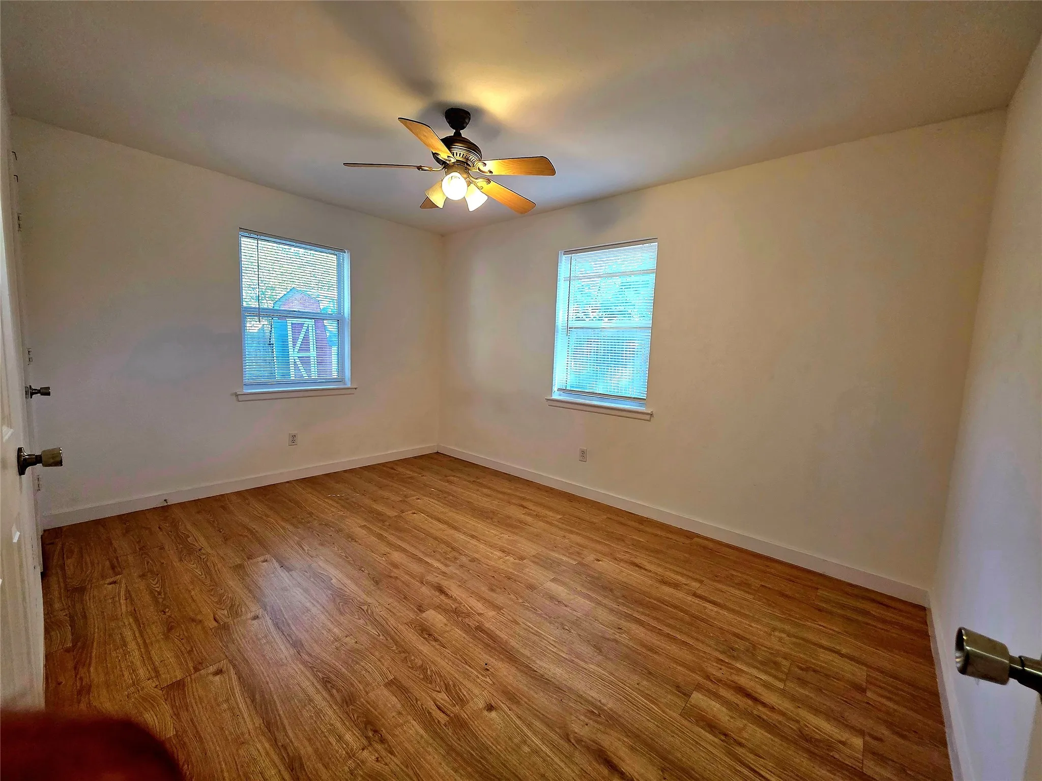 Single Family Residence For Sale in Tarrant County , 272 Palomino Drive, Saginaw, Texas 76179, 4 Bedroom, 3 Bathroom, Garage spaces, 1,928 Sqft, built in 1966, mls#21385086, Real Estate Agent in Saginaw, Homes For Sale in Tarrant county, Homes For Sale in Saginaw, Realtor in Saginaw Texas, Real Estate Brokerage Independent Realty Texas, Luminita Cordes Realtor