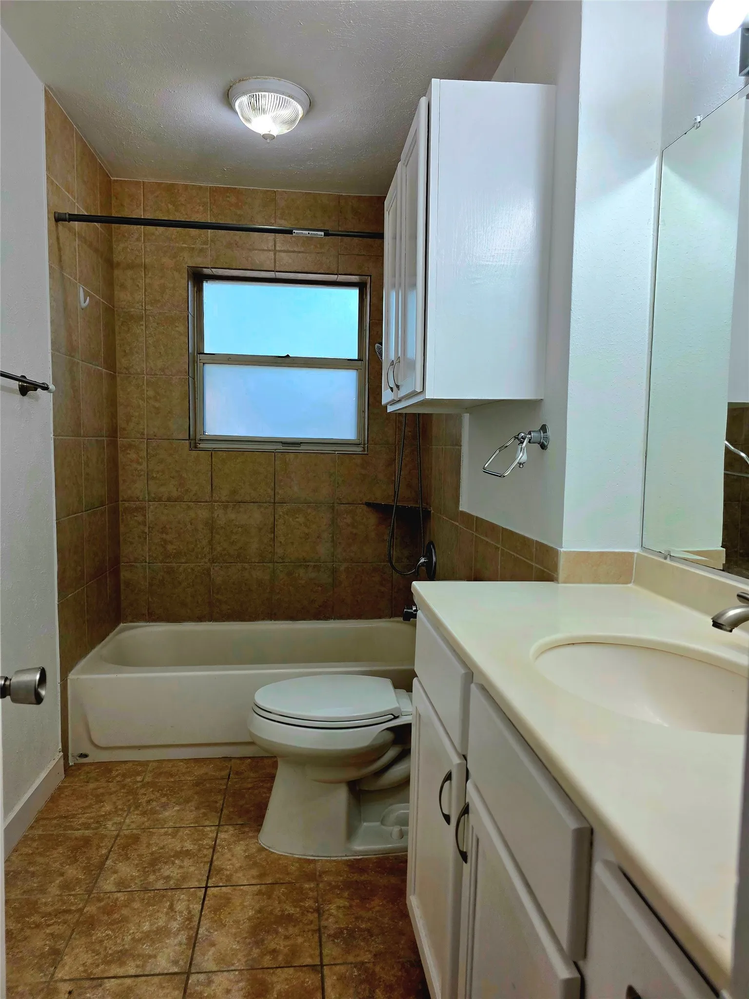 Single Family Residence For Sale in Tarrant County , 272 Palomino Drive, Saginaw, Texas 76179, 4 Bedroom, 3 Bathroom, Garage spaces, 1,928 Sqft, built in 1966, mls#21385086, Real Estate Agent in Saginaw, Homes For Sale in Tarrant county, Homes For Sale in Saginaw, Realtor in Saginaw Texas, Real Estate Brokerage Independent Realty Texas, Luminita Cordes Realtor