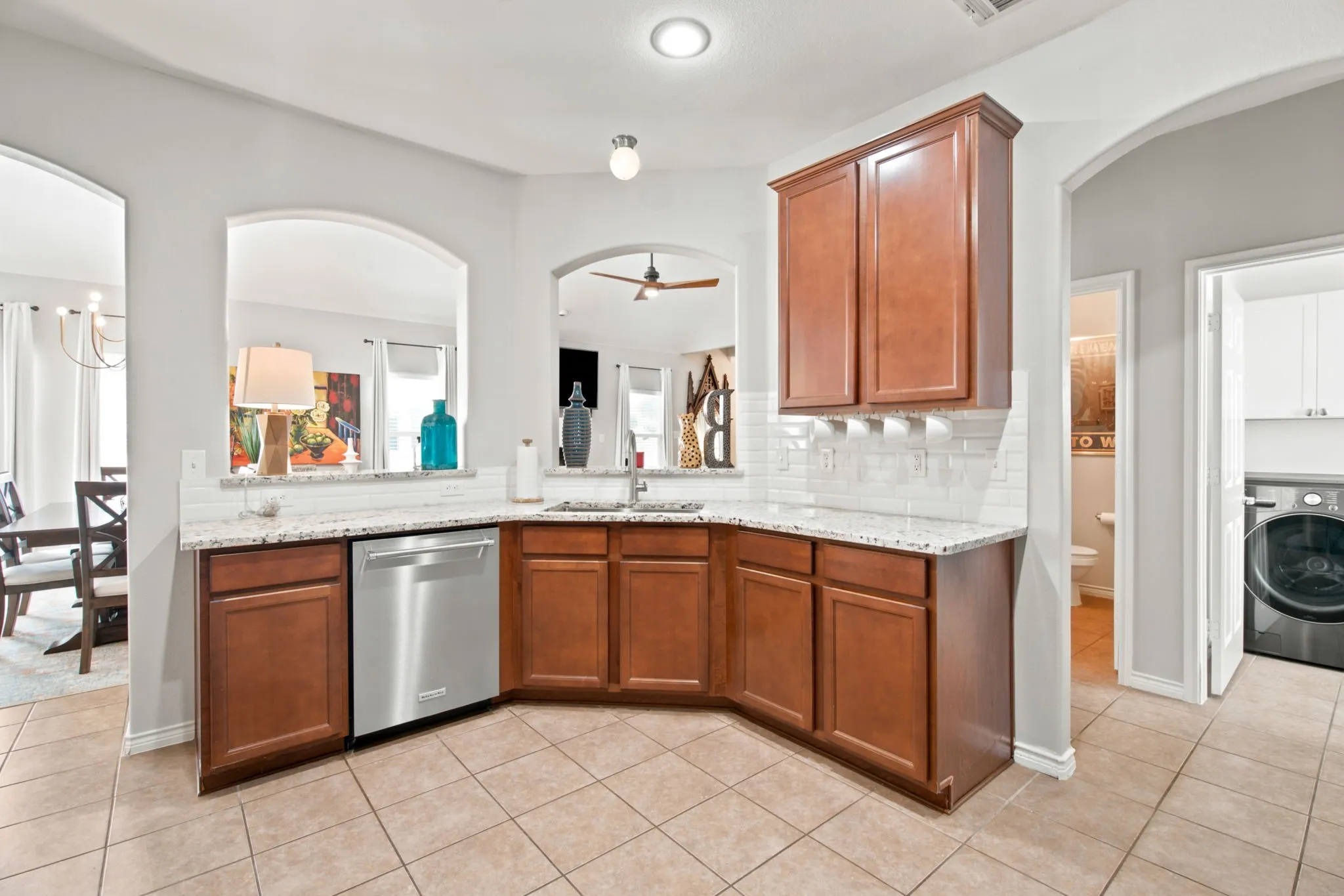 Single Family Residence For Sale in Denton County , 909 Charleston Lane, Savannah, Texas 76227, 3 Bedroom, 3 Bathroom, 2 Garage spaces, 2,141 Sqft, built in 2009, mls#21385063, Real Estate Agent in Savannah, Homes For Sale in Denton county, Homes For Sale in Savannah, Realtor in Savannah Texas, Real Estate Brokerage Independent Realty Texas, Luminita Cordes Realtor