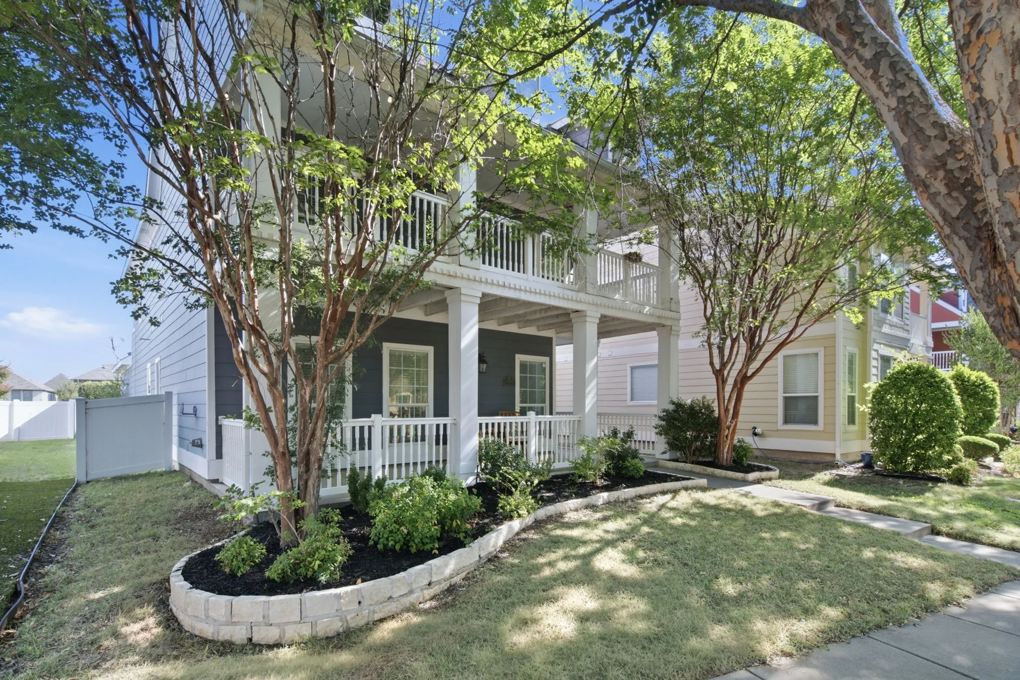 Single Family Residence For Sale in Denton County , 909 Charleston Lane, Savannah, Texas 76227, 3 Bedroom, 3 Bathroom, 2 Garage spaces, 2,141 Sqft, built in 2009, mls#21385063, Real Estate Agent in Savannah, Homes For Sale in Denton county, Homes For Sale in Savannah, Realtor in Savannah Texas, Real Estate Brokerage Independent Realty Texas, Luminita Cordes Realtor