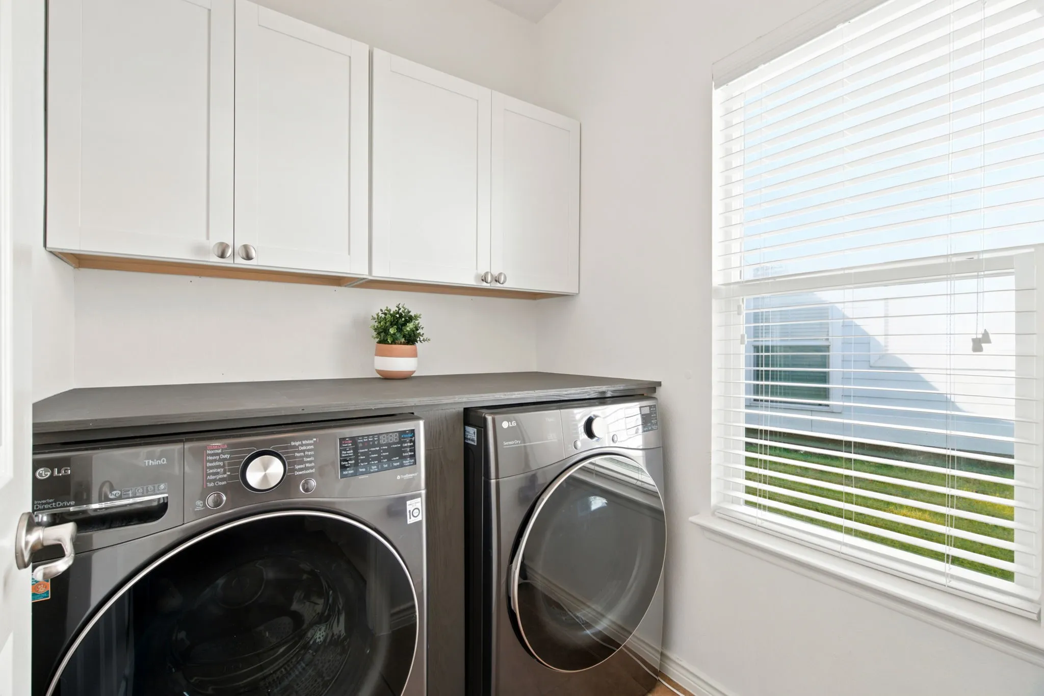 Single Family Residence For Sale in Denton County , 909 Charleston Lane, Savannah, Texas 76227, 3 Bedroom, 3 Bathroom, 2 Garage spaces, 2,141 Sqft, built in 2009, mls#21385063, Real Estate Agent in Savannah, Homes For Sale in Denton county, Homes For Sale in Savannah, Realtor in Savannah Texas, Real Estate Brokerage Independent Realty Texas, Luminita Cordes Realtor