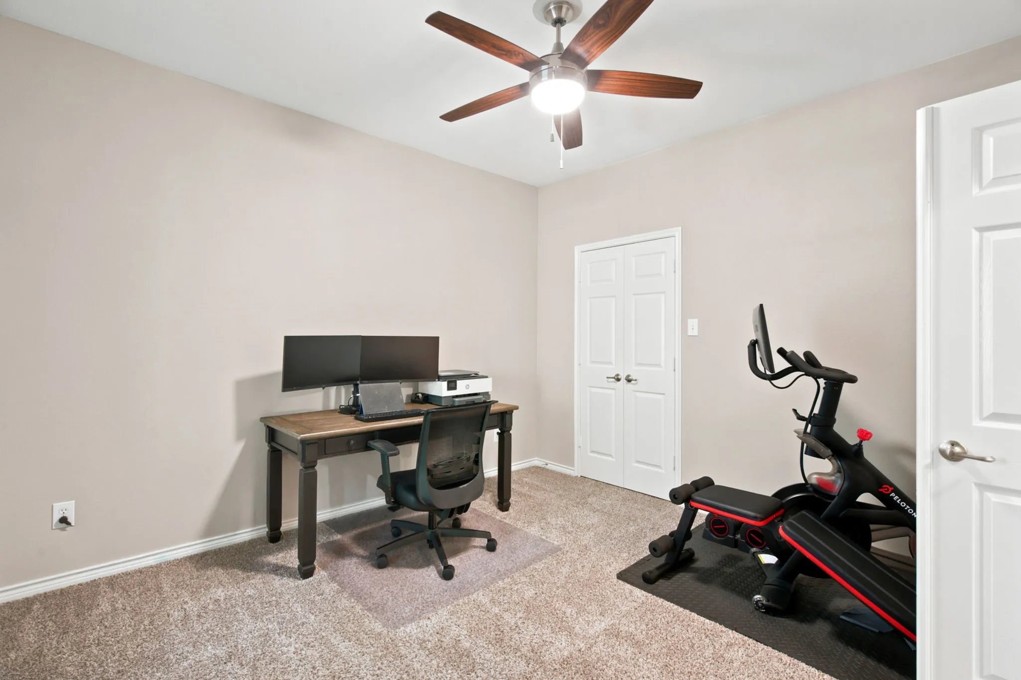 Single Family Residence For Sale in Denton County , 909 Charleston Lane, Savannah, Texas 76227, 3 Bedroom, 3 Bathroom, 2 Garage spaces, 2,141 Sqft, built in 2009, mls#21385063, Real Estate Agent in Savannah, Homes For Sale in Denton county, Homes For Sale in Savannah, Realtor in Savannah Texas, Real Estate Brokerage Independent Realty Texas, Luminita Cordes Realtor
