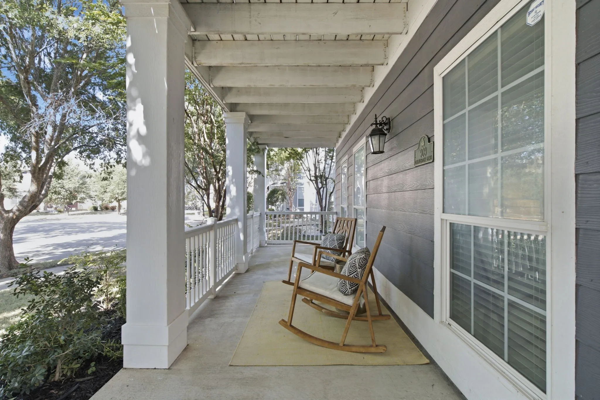 Single Family Residence For Sale in Denton County , 909 Charleston Lane, Savannah, Texas 76227, 3 Bedroom, 3 Bathroom, 2 Garage spaces, 2,141 Sqft, built in 2009, mls#21385063, Real Estate Agent in Savannah, Homes For Sale in Denton county, Homes For Sale in Savannah, Realtor in Savannah Texas, Real Estate Brokerage Independent Realty Texas, Luminita Cordes Realtor