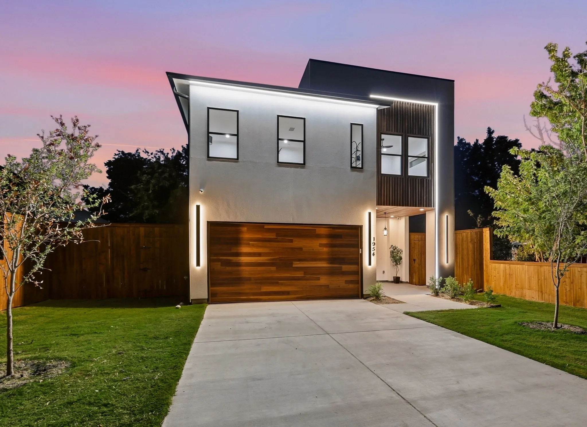 Single Family Residence For Sale in Dallas County , 1954 Nomas Street, Dallas, Texas 75212, 5 Bedroom, 4 Bathroom, 2 Garage spaces, 3,034 Sqft, built in 2026, mls#21363771, Real Estate Agent in Dallas, Homes For Sale in Dallas county, Homes For Sale in Dallas, Realtor in Dallas Texas, Real Estate Brokerage Independent Realty Texas, Luminita Cordes Realtor