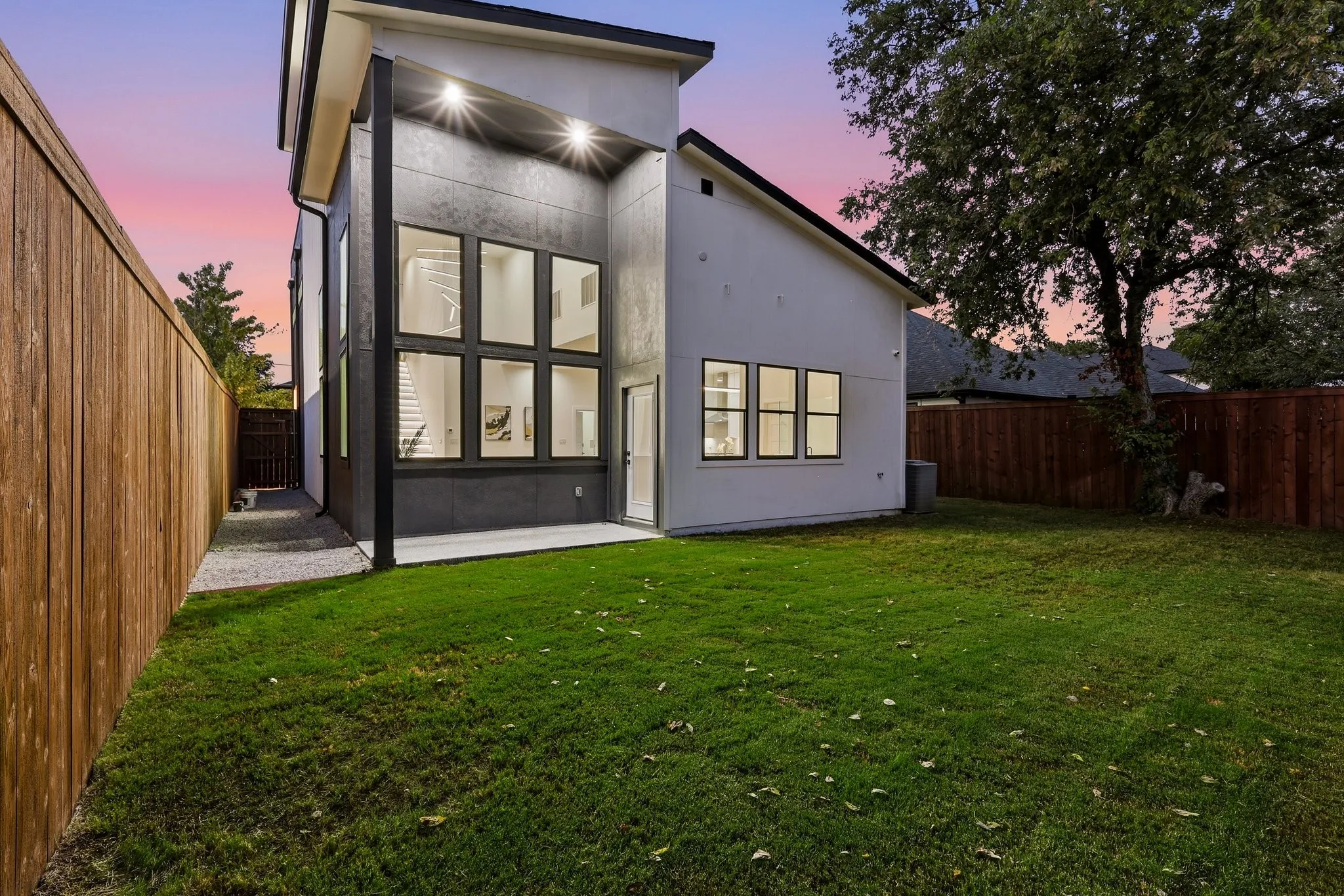 Single Family Residence For Sale in Dallas County , 1954 Nomas Street, Dallas, Texas 75212, 5 Bedroom, 4 Bathroom, 2 Garage spaces, 3,034 Sqft, built in 2026, mls#21363771, Real Estate Agent in Dallas, Homes For Sale in Dallas county, Homes For Sale in Dallas, Realtor in Dallas Texas, Real Estate Brokerage Independent Realty Texas, Luminita Cordes Realtor