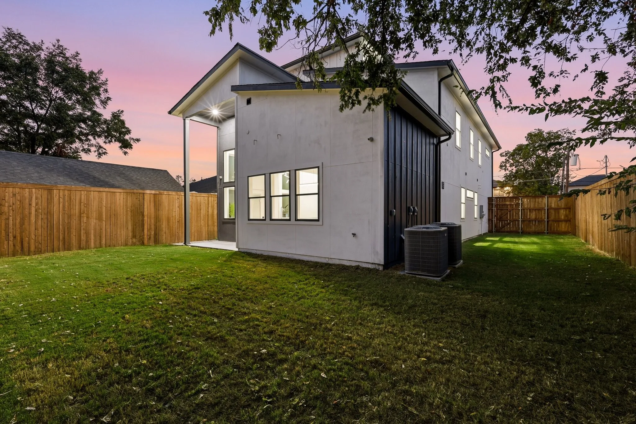 Single Family Residence For Sale in Dallas County , 1954 Nomas Street, Dallas, Texas 75212, 5 Bedroom, 4 Bathroom, 2 Garage spaces, 3,034 Sqft, built in 2026, mls#21363771, Real Estate Agent in Dallas, Homes For Sale in Dallas county, Homes For Sale in Dallas, Realtor in Dallas Texas, Real Estate Brokerage Independent Realty Texas, Luminita Cordes Realtor
