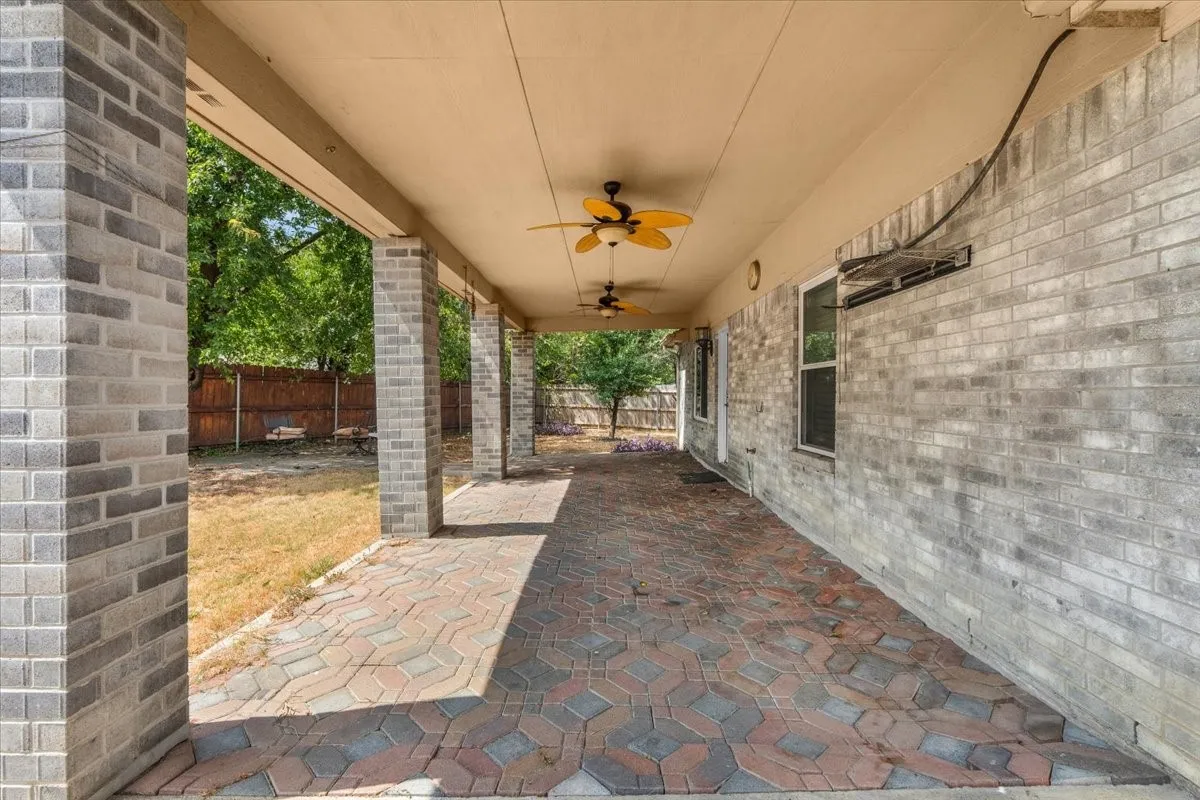 Single Family Residence For Rent in Dallas County , 1139 Baja Drive, Grand Prairie, Texas 75052, 4 Bedroom, 2 Bathroom, 2 Garage spaces, 1,880 Sqft, built in 2003, mls#21379771, Real Estate Agent in Grand Prairie, Homes For Rent in Dallas county, Homes For Rent in Grand Prairie, Realtor in Grand Prairie Texas, Real Estate Brokerage Independent Realty Texas, Luminita Cordes Realtor