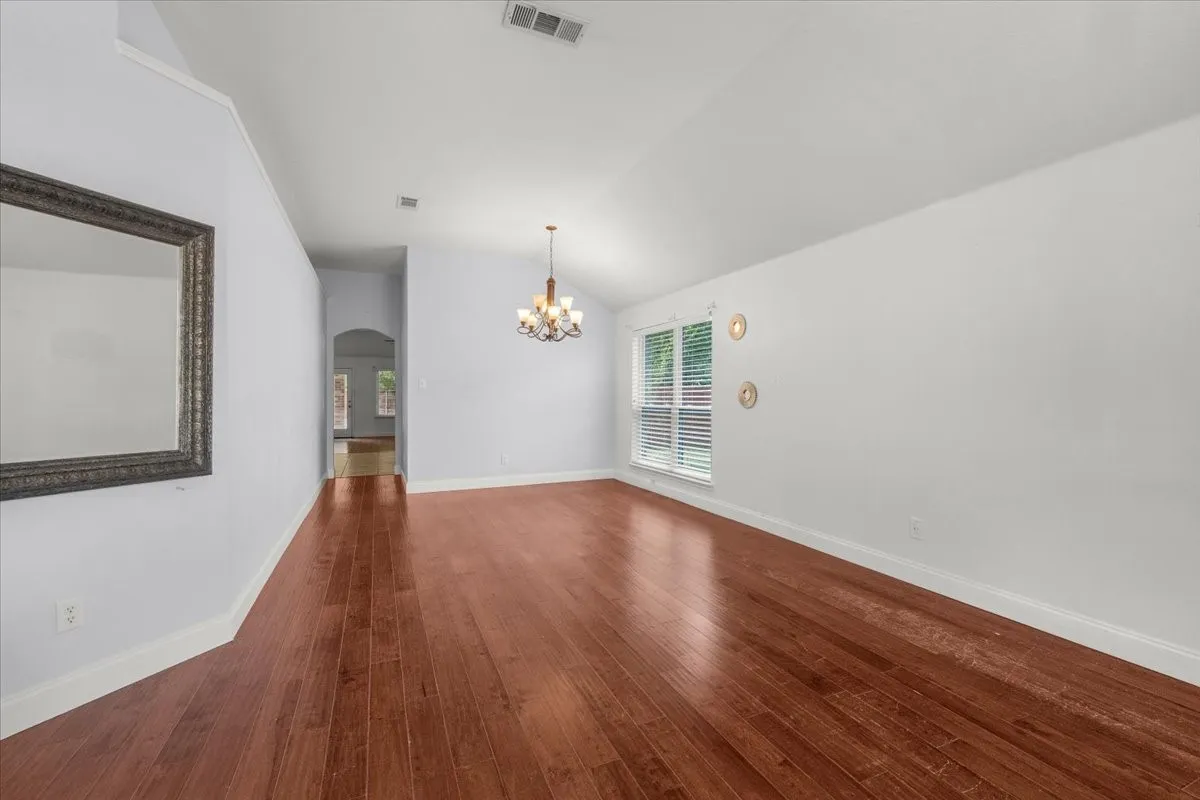 Single Family Residence For Rent in Dallas County , 1139 Baja Drive, Grand Prairie, Texas 75052, 4 Bedroom, 2 Bathroom, 2 Garage spaces, 1,880 Sqft, built in 2003, mls#21379771, Real Estate Agent in Grand Prairie, Homes For Rent in Dallas county, Homes For Rent in Grand Prairie, Realtor in Grand Prairie Texas, Real Estate Brokerage Independent Realty Texas, Luminita Cordes Realtor
