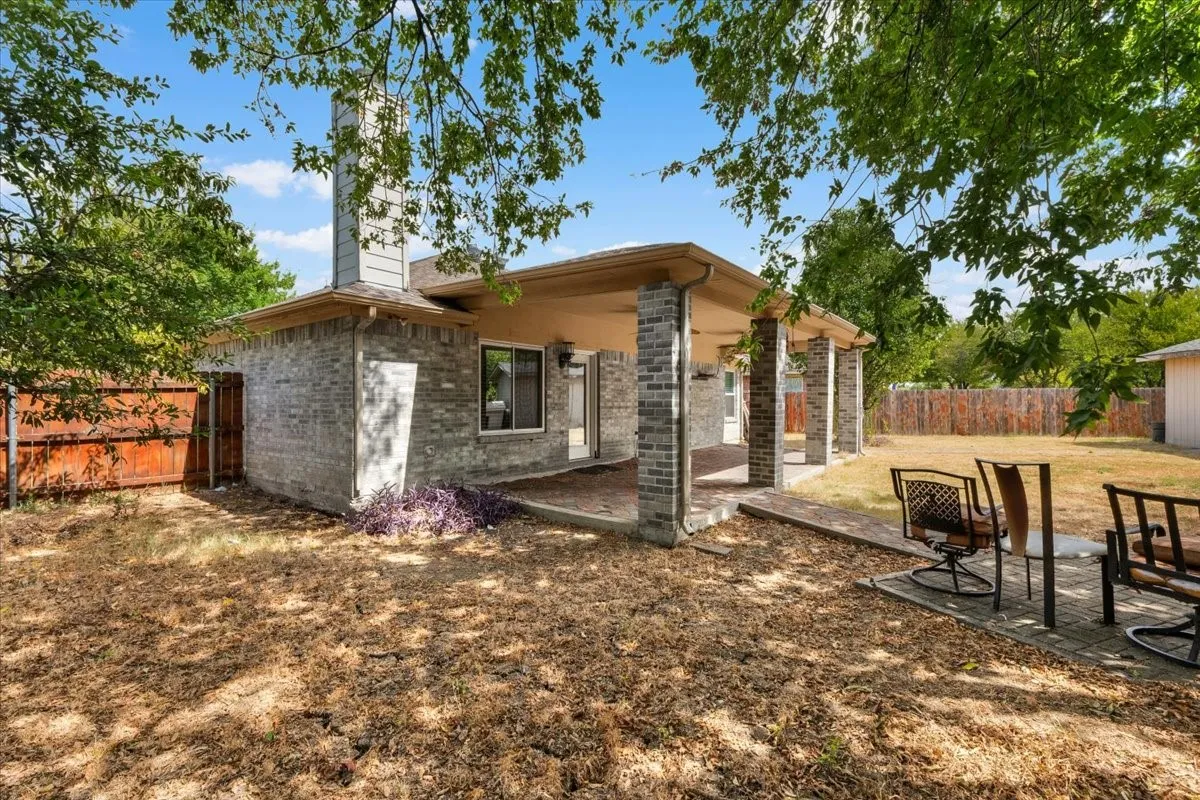 Single Family Residence For Rent in Dallas County , 1139 Baja Drive, Grand Prairie, Texas 75052, 4 Bedroom, 2 Bathroom, 2 Garage spaces, 1,880 Sqft, built in 2003, mls#21379771, Real Estate Agent in Grand Prairie, Homes For Rent in Dallas county, Homes For Rent in Grand Prairie, Realtor in Grand Prairie Texas, Real Estate Brokerage Independent Realty Texas, Luminita Cordes Realtor
