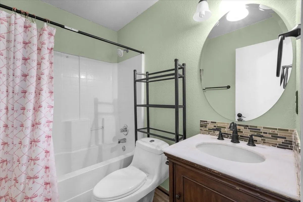 Single Family Residence For Rent in Dallas County , 1139 Baja Drive, Grand Prairie, Texas 75052, 4 Bedroom, 2 Bathroom, 2 Garage spaces, 1,880 Sqft, built in 2003, mls#21379771, Real Estate Agent in Grand Prairie, Homes For Rent in Dallas county, Homes For Rent in Grand Prairie, Realtor in Grand Prairie Texas, Real Estate Brokerage Independent Realty Texas, Luminita Cordes Realtor