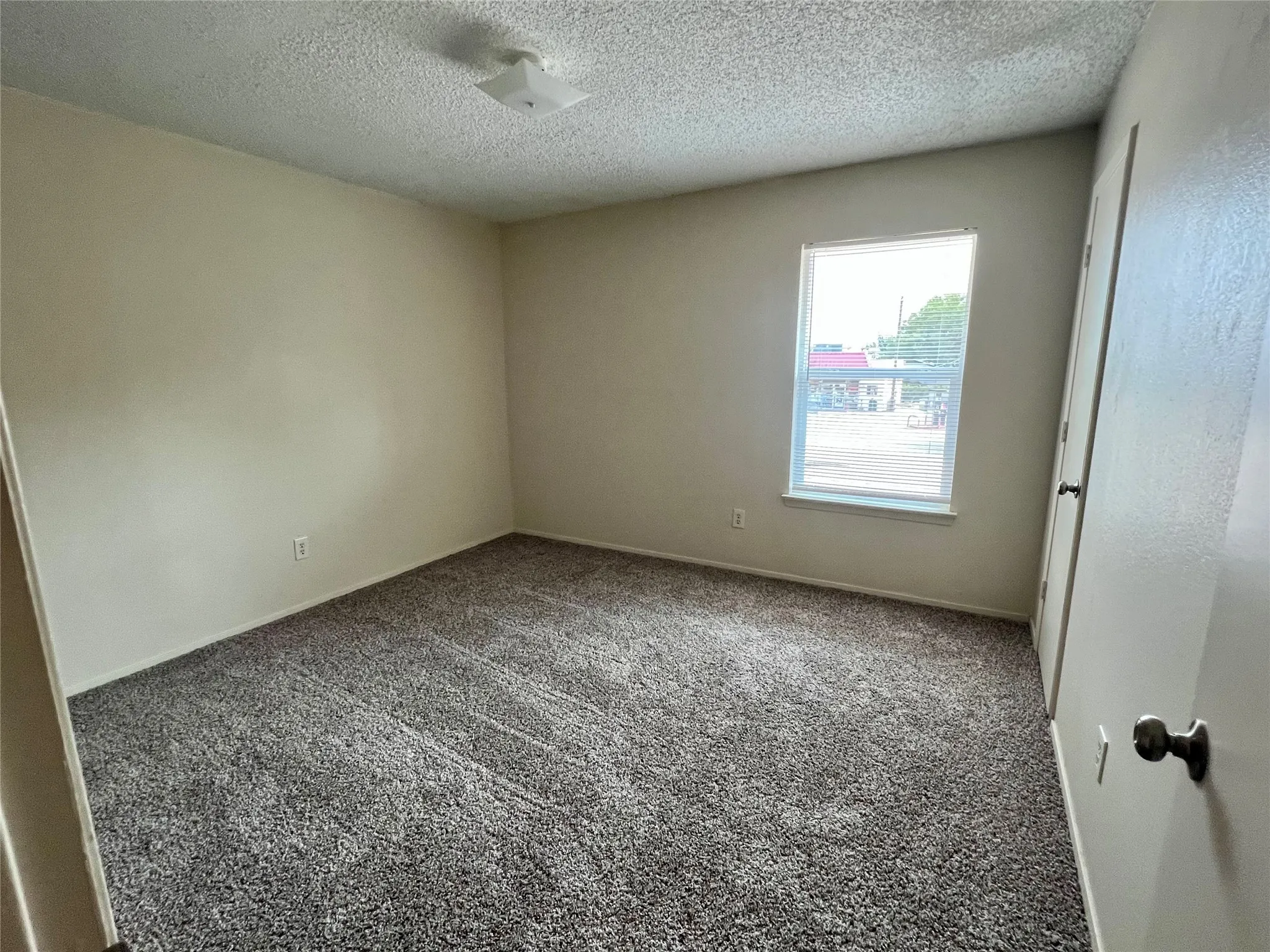 Quadruplex For Rent in Tarrant County , 2019 Paisley Drive A, Arlington, Texas 76015, 2 Bedroom, 2 Bathroom, Garage spaces, 1,095 Sqft, built in 1980, mls#21379692, Real Estate Agent in Arlington, Homes For Rent in Tarrant county, Homes For Rent in Arlington, Realtor in Arlington Texas, Real Estate Brokerage Independent Realty Texas, Luminita Cordes Realtor