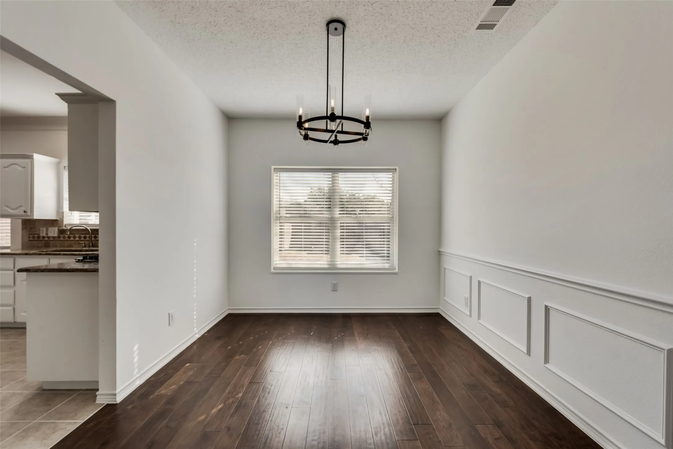 Single Family Residence For Rent in Collin County , 4801 Monte Vista Lane, Mc Kinney, Texas 75070, 4 Bedroom, 3 Bathroom, 2 Garage spaces, 2,573 Sqft, built in 1998, mls#21384629, Real Estate Agent in Mc Kinney, Homes For Rent in Collin county, Homes For Rent in Mc Kinney, Realtor in Mc Kinney Texas, Real Estate Brokerage Independent Realty Texas, Luminita Cordes Realtor