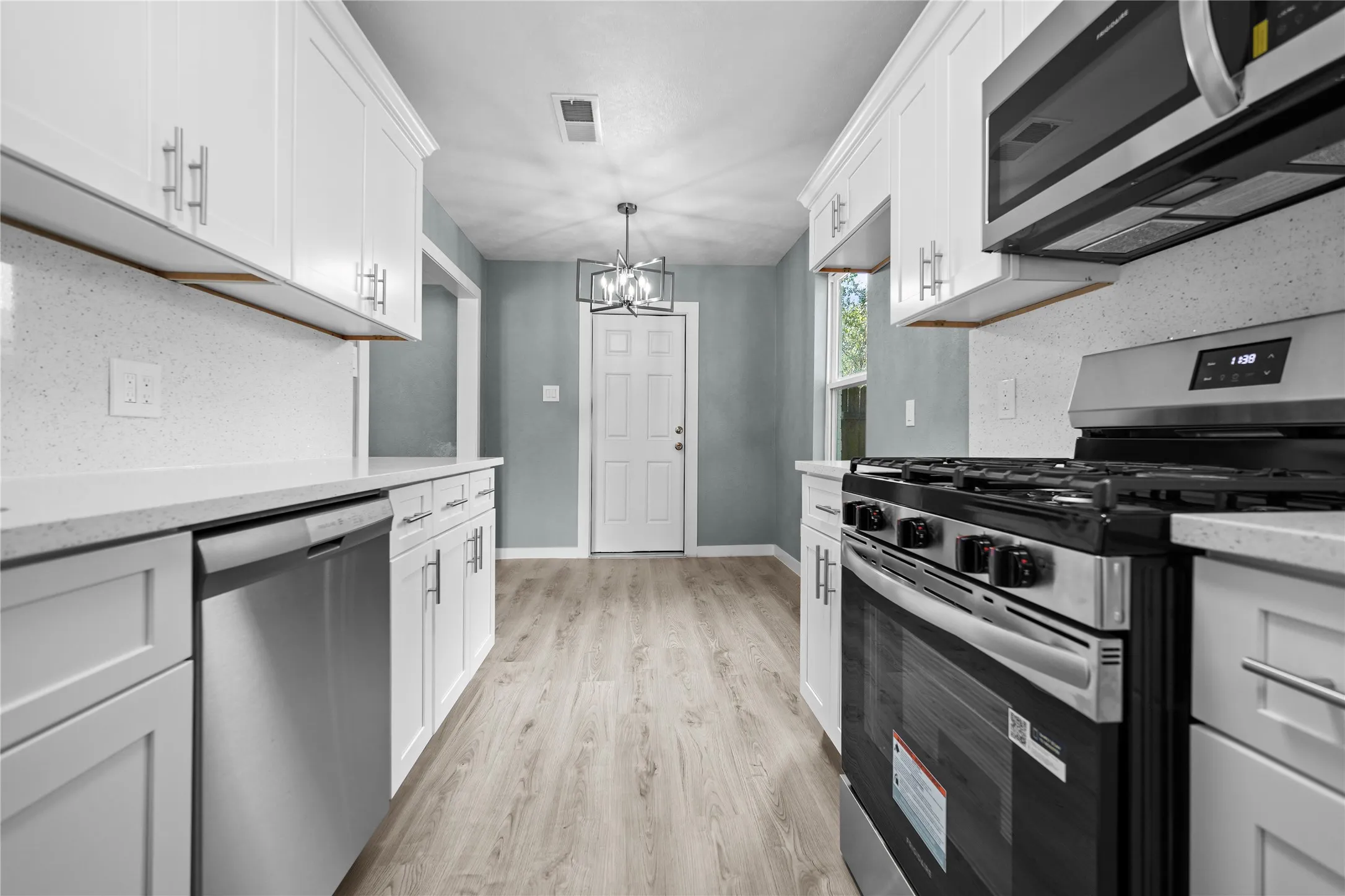 Single Family Residence For Sale in Dallas County , 1410 Oakbrook Street, Lancaster, Texas 75134, 3 Bedroom, 2 Bathroom, 2 Garage spaces, 1,162 Sqft, built in 1971, mls#21385101, Real Estate Agent in Lancaster, Homes For Sale in Dallas county, Homes For Sale in Lancaster, Realtor in Lancaster Texas, Real Estate Brokerage Independent Realty Texas, Luminita Cordes Realtor