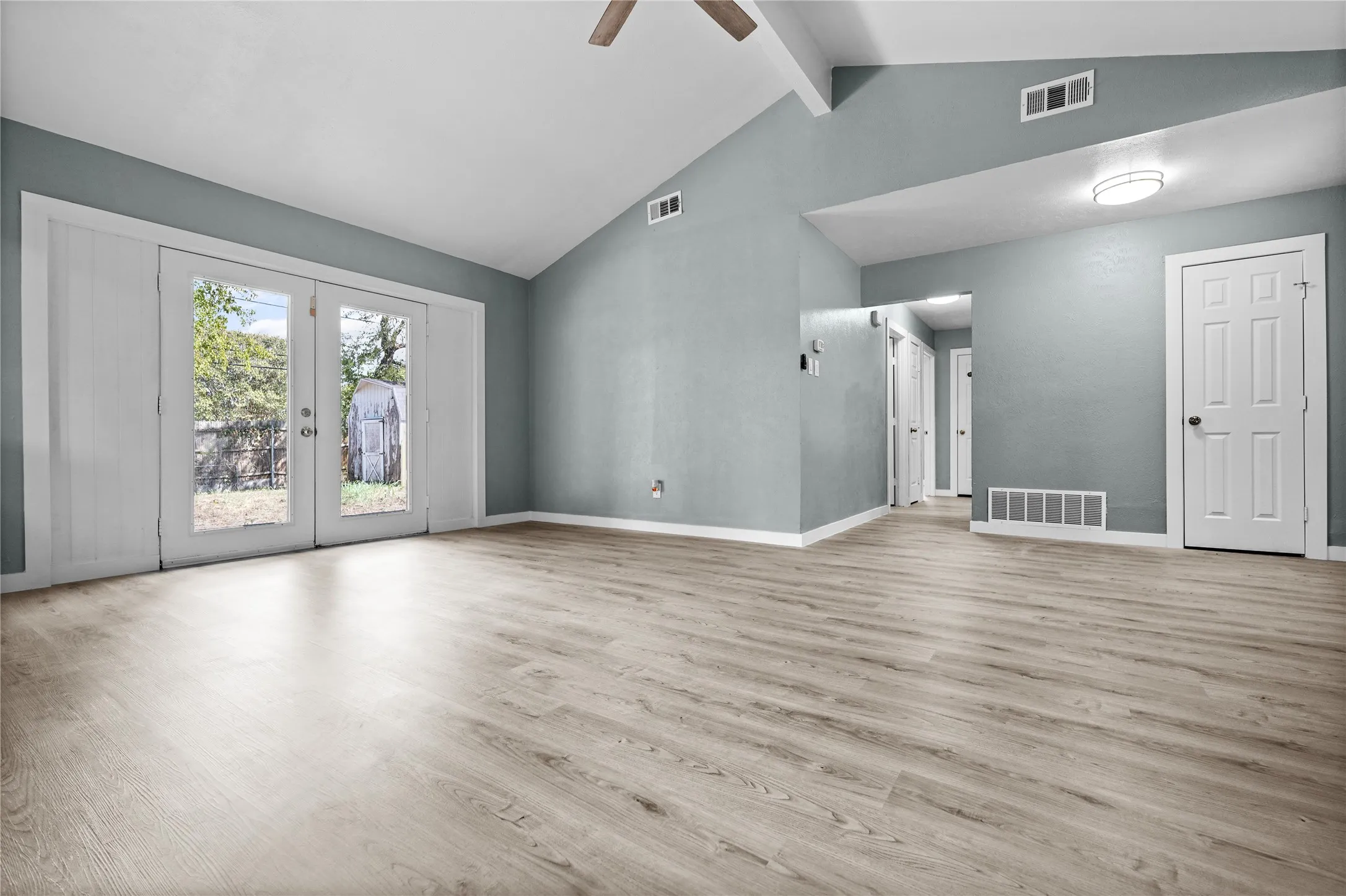 Single Family Residence For Sale in Dallas County , 1410 Oakbrook Street, Lancaster, Texas 75134, 3 Bedroom, 2 Bathroom, 2 Garage spaces, 1,162 Sqft, built in 1971, mls#21385101, Real Estate Agent in Lancaster, Homes For Sale in Dallas county, Homes For Sale in Lancaster, Realtor in Lancaster Texas, Real Estate Brokerage Independent Realty Texas, Luminita Cordes Realtor