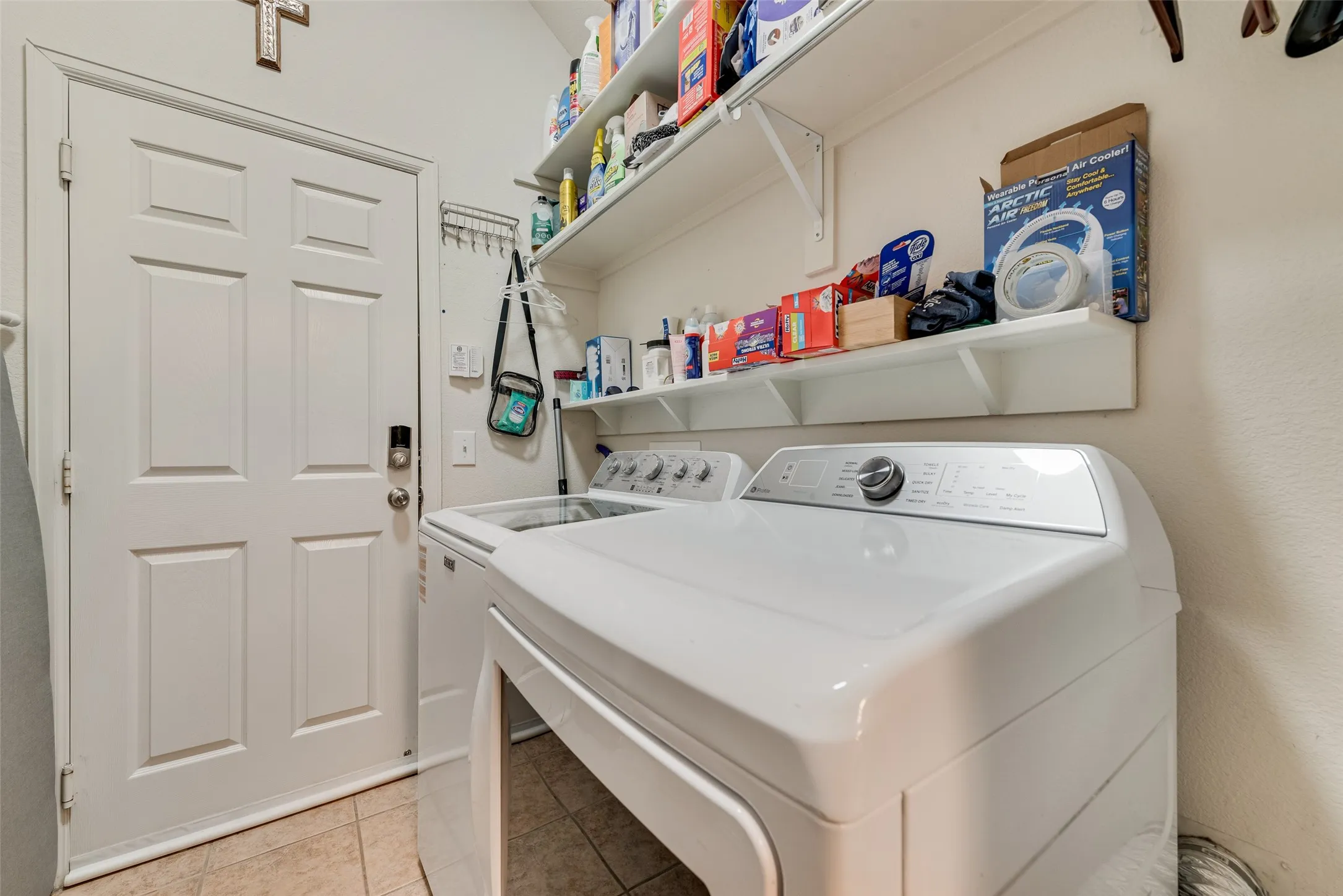 Single Family Residence For Sale in Ellis County , 910 Elk Horn Drive, Midlothian, Texas 76065, 4 Bedroom, 3 Bathroom, 2 Garage spaces, 2,648 Sqft, built in 2004, mls#21383414, Real Estate Agent in Midlothian, Homes For Sale in Ellis county, Homes For Sale in Midlothian, Realtor in Midlothian Texas, Real Estate Brokerage Independent Realty Texas, Luminita Cordes Realtor