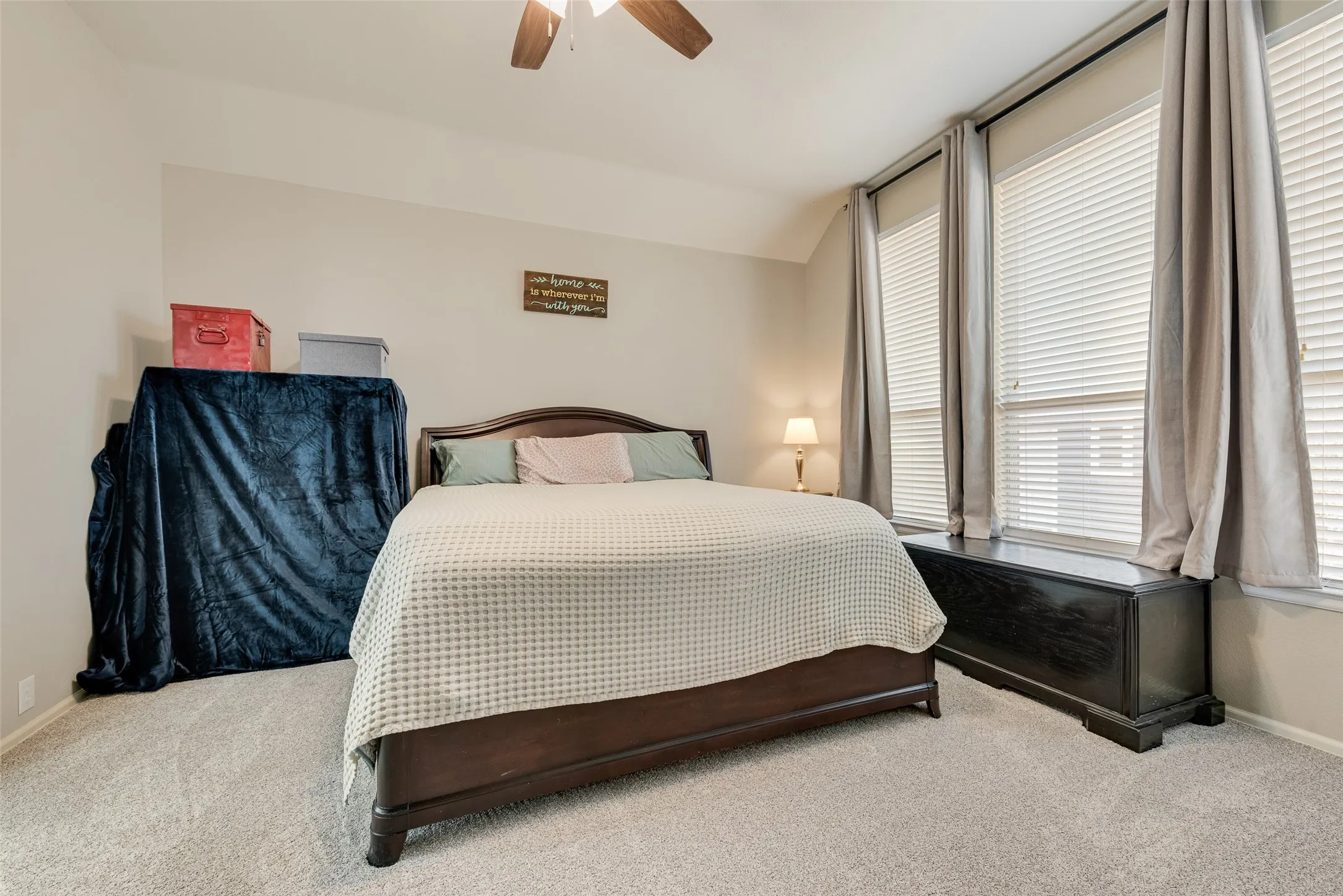 Single Family Residence For Sale in Ellis County , 910 Elk Horn Drive, Midlothian, Texas 76065, 4 Bedroom, 3 Bathroom, 2 Garage spaces, 2,648 Sqft, built in 2004, mls#21383414, Real Estate Agent in Midlothian, Homes For Sale in Ellis county, Homes For Sale in Midlothian, Realtor in Midlothian Texas, Real Estate Brokerage Independent Realty Texas, Luminita Cordes Realtor