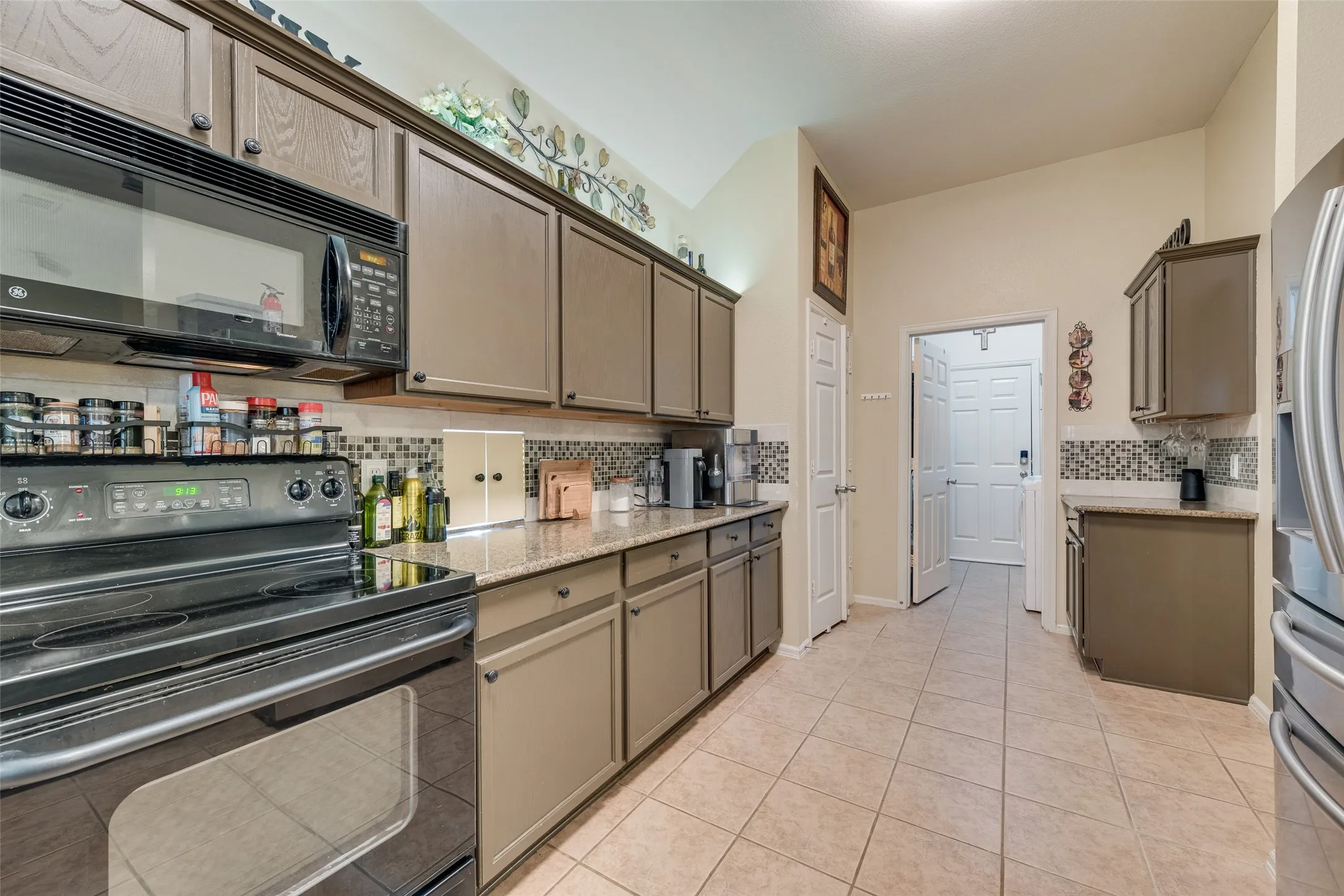 Single Family Residence For Sale in Ellis County , 910 Elk Horn Drive, Midlothian, Texas 76065, 4 Bedroom, 3 Bathroom, 2 Garage spaces, 2,648 Sqft, built in 2004, mls#21383414, Real Estate Agent in Midlothian, Homes For Sale in Ellis county, Homes For Sale in Midlothian, Realtor in Midlothian Texas, Real Estate Brokerage Independent Realty Texas, Luminita Cordes Realtor