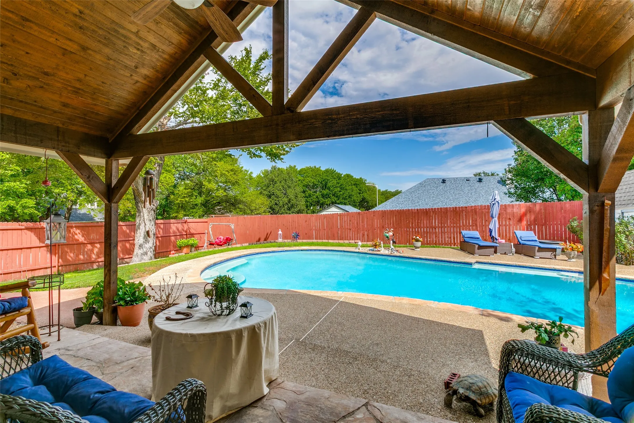 Single Family Residence For Sale in Parker County , 101 Shady Valley Circle, Weatherford, Texas 76086, 4 Bedroom, 2 Bathroom, 2 Garage spaces, 1,918 Sqft, built in 1998, mls#21383519, Real Estate Agent in Weatherford, Homes For Sale in Parker county, Homes For Sale in Weatherford, Realtor in Weatherford Texas, Real Estate Brokerage Independent Realty Texas, Luminita Cordes Realtor