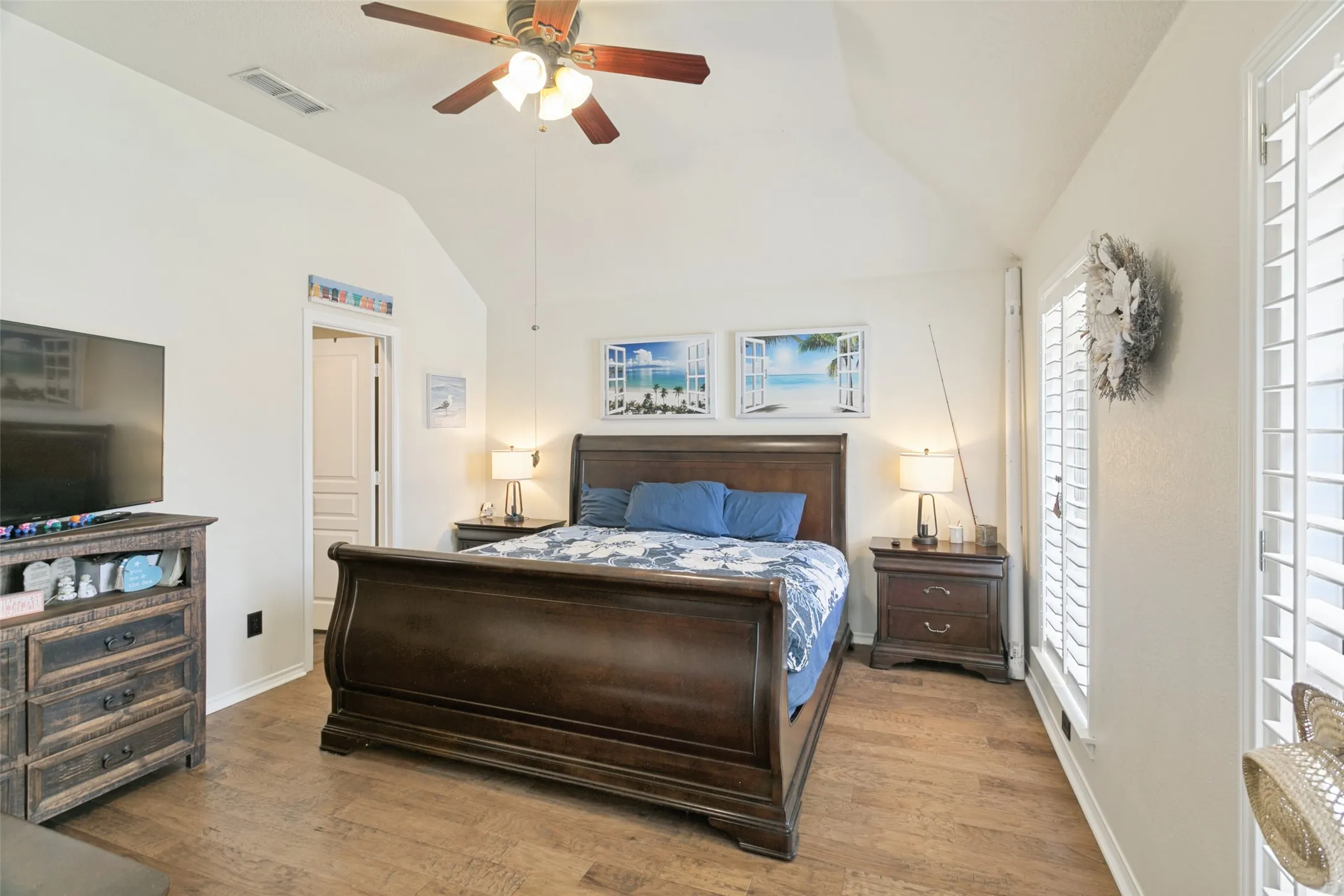 Single Family Residence For Sale in Parker County , 101 Shady Valley Circle, Weatherford, Texas 76086, 4 Bedroom, 2 Bathroom, 2 Garage spaces, 1,918 Sqft, built in 1998, mls#21383519, Real Estate Agent in Weatherford, Homes For Sale in Parker county, Homes For Sale in Weatherford, Realtor in Weatherford Texas, Real Estate Brokerage Independent Realty Texas, Luminita Cordes Realtor