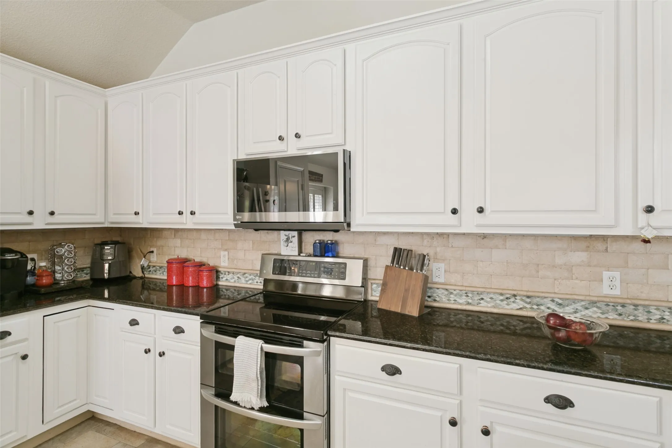 Single Family Residence For Sale in Parker County , 101 Shady Valley Circle, Weatherford, Texas 76086, 4 Bedroom, 2 Bathroom, 2 Garage spaces, 1,918 Sqft, built in 1998, mls#21383519, Real Estate Agent in Weatherford, Homes For Sale in Parker county, Homes For Sale in Weatherford, Realtor in Weatherford Texas, Real Estate Brokerage Independent Realty Texas, Luminita Cordes Realtor