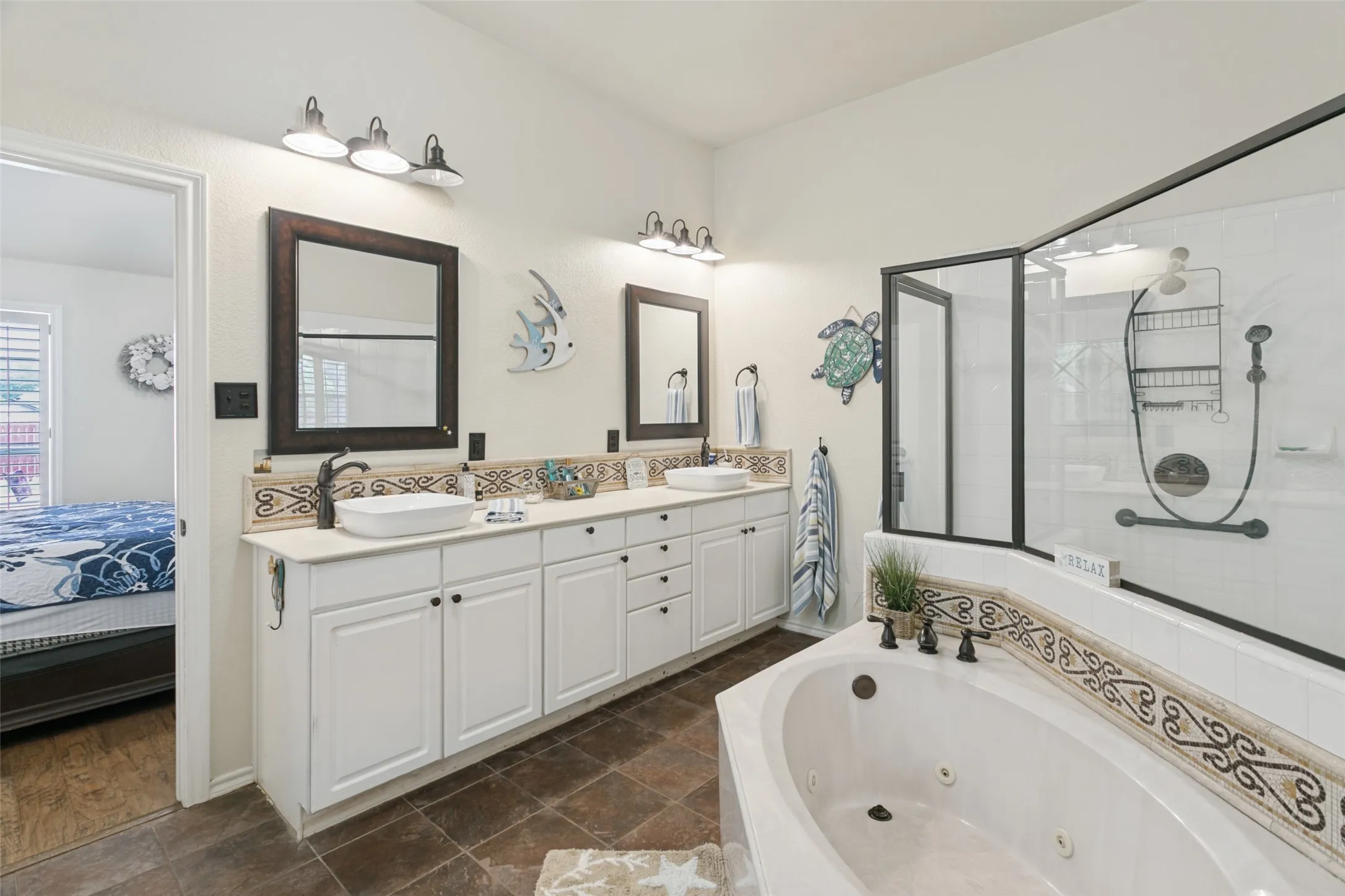 Single Family Residence For Sale in Parker County , 101 Shady Valley Circle, Weatherford, Texas 76086, 4 Bedroom, 2 Bathroom, 2 Garage spaces, 1,918 Sqft, built in 1998, mls#21383519, Real Estate Agent in Weatherford, Homes For Sale in Parker county, Homes For Sale in Weatherford, Realtor in Weatherford Texas, Real Estate Brokerage Independent Realty Texas, Luminita Cordes Realtor