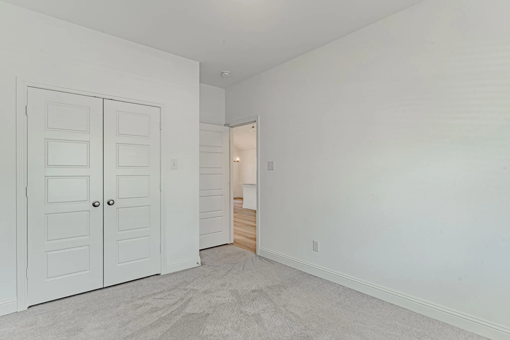 Single Family Residence For Sale in Tarrant County , 6713 Lake Overlook Drive, Fort Worth, Texas 76135, 3 Bedroom, 2 Bathroom, 1 Garage spaces, 1,512 Sqft, built in 2023, mls#21385105, Real Estate Agent in Fort Worth, Homes For Sale in Tarrant county, Homes For Sale in Fort Worth, Realtor in Fort Worth Texas, Real Estate Brokerage Independent Realty Texas, Luminita Cordes Realtor