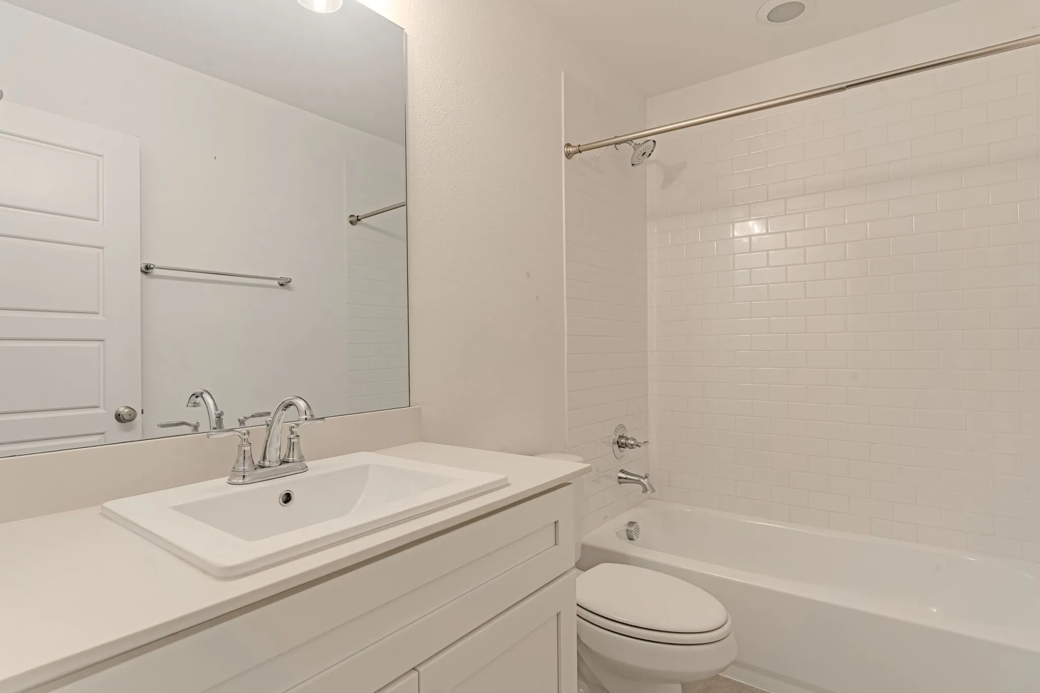 Single Family Residence For Sale in Tarrant County , 6713 Lake Overlook Drive, Fort Worth, Texas 76135, 3 Bedroom, 2 Bathroom, 1 Garage spaces, 1,512 Sqft, built in 2023, mls#21385105, Real Estate Agent in Fort Worth, Homes For Sale in Tarrant county, Homes For Sale in Fort Worth, Realtor in Fort Worth Texas, Real Estate Brokerage Independent Realty Texas, Luminita Cordes Realtor
