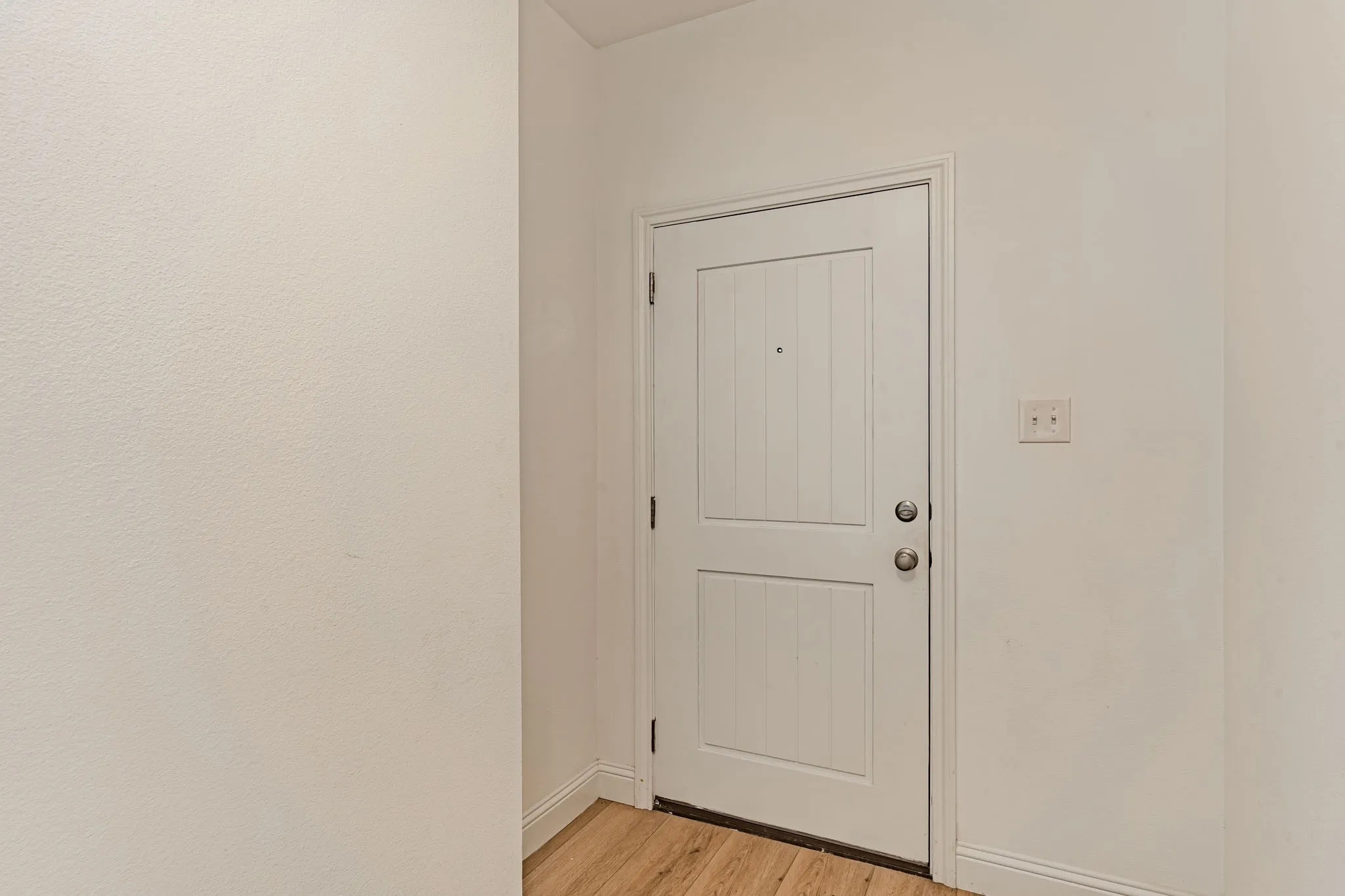 Single Family Residence For Sale in Tarrant County , 6713 Lake Overlook Drive, Fort Worth, Texas 76135, 3 Bedroom, 2 Bathroom, 1 Garage spaces, 1,512 Sqft, built in 2023, mls#21385105, Real Estate Agent in Fort Worth, Homes For Sale in Tarrant county, Homes For Sale in Fort Worth, Realtor in Fort Worth Texas, Real Estate Brokerage Independent Realty Texas, Luminita Cordes Realtor