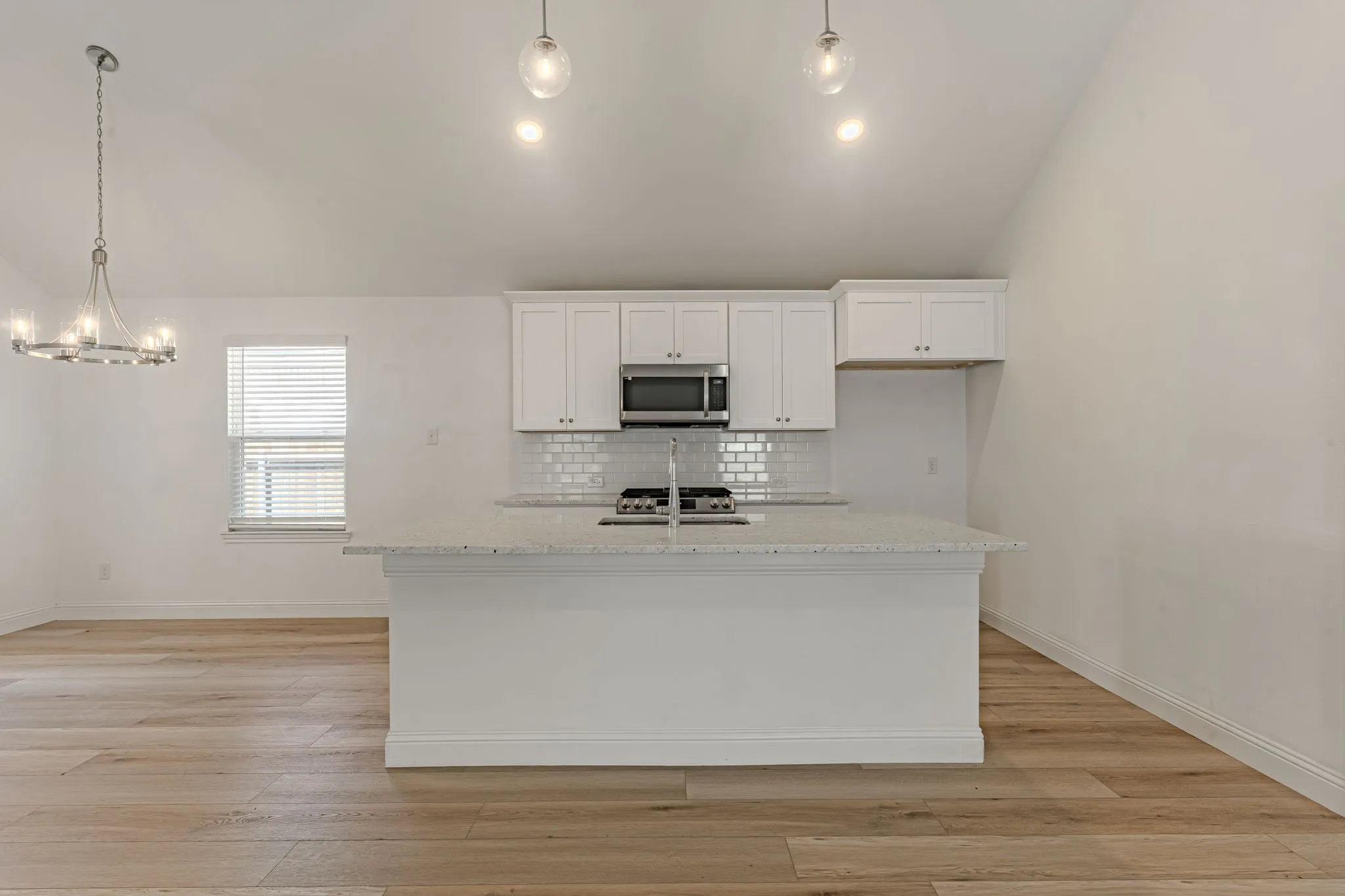 Single Family Residence For Sale in Tarrant County , 6713 Lake Overlook Drive, Fort Worth, Texas 76135, 3 Bedroom, 2 Bathroom, 1 Garage spaces, 1,512 Sqft, built in 2023, mls#21385105, Real Estate Agent in Fort Worth, Homes For Sale in Tarrant county, Homes For Sale in Fort Worth, Realtor in Fort Worth Texas, Real Estate Brokerage Independent Realty Texas, Luminita Cordes Realtor