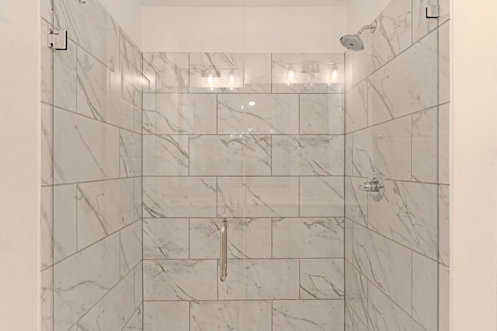 Single Family Residence For Sale in Tarrant County , 6713 Lake Overlook Drive, Fort Worth, Texas 76135, 3 Bedroom, 2 Bathroom, 1 Garage spaces, 1,512 Sqft, built in 2023, mls#21385105, Real Estate Agent in Fort Worth, Homes For Sale in Tarrant county, Homes For Sale in Fort Worth, Realtor in Fort Worth Texas, Real Estate Brokerage Independent Realty Texas, Luminita Cordes Realtor