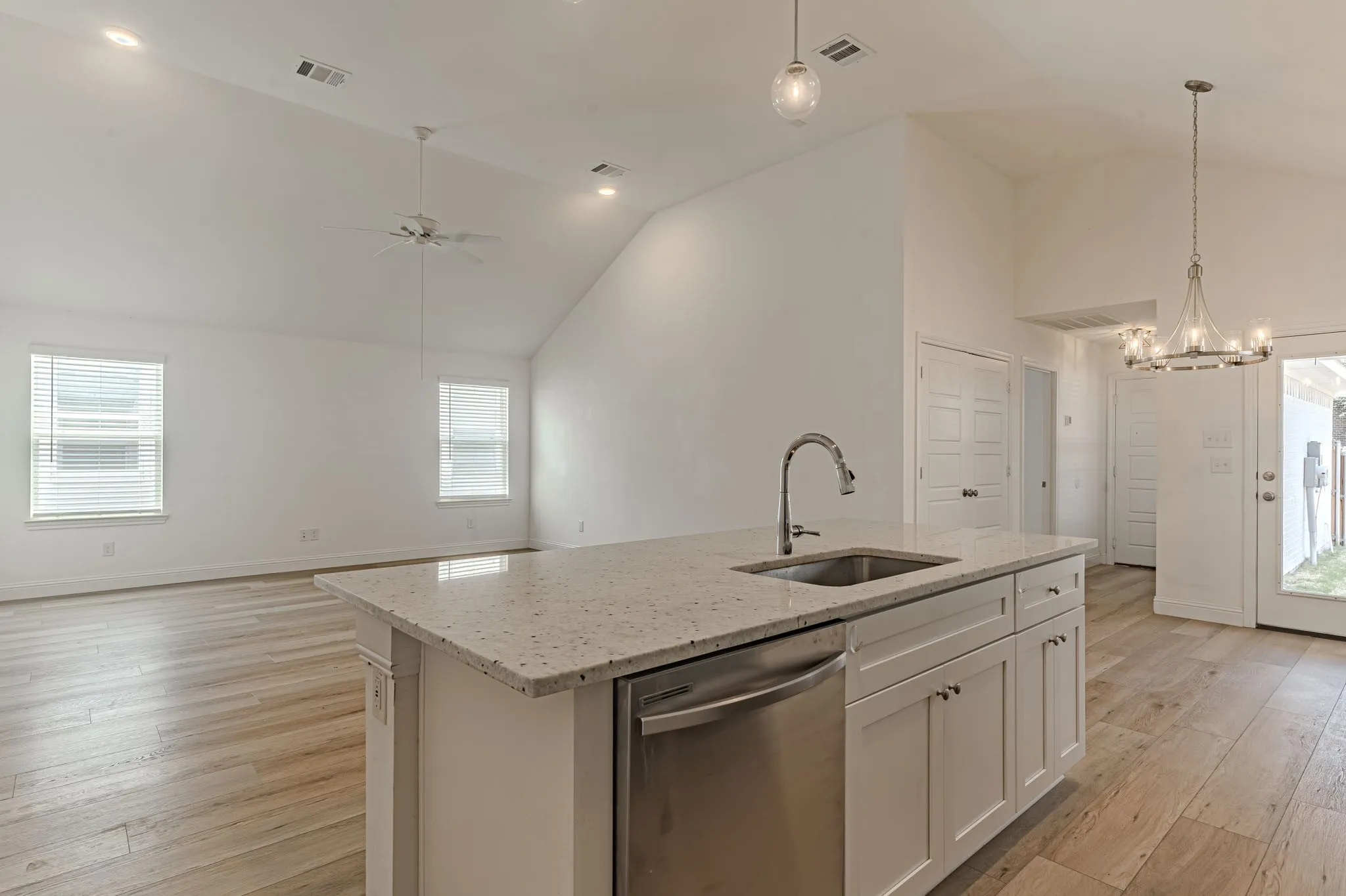 Single Family Residence For Sale in Tarrant County , 6713 Lake Overlook Drive, Fort Worth, Texas 76135, 3 Bedroom, 2 Bathroom, 1 Garage spaces, 1,512 Sqft, built in 2023, mls#21385105, Real Estate Agent in Fort Worth, Homes For Sale in Tarrant county, Homes For Sale in Fort Worth, Realtor in Fort Worth Texas, Real Estate Brokerage Independent Realty Texas, Luminita Cordes Realtor