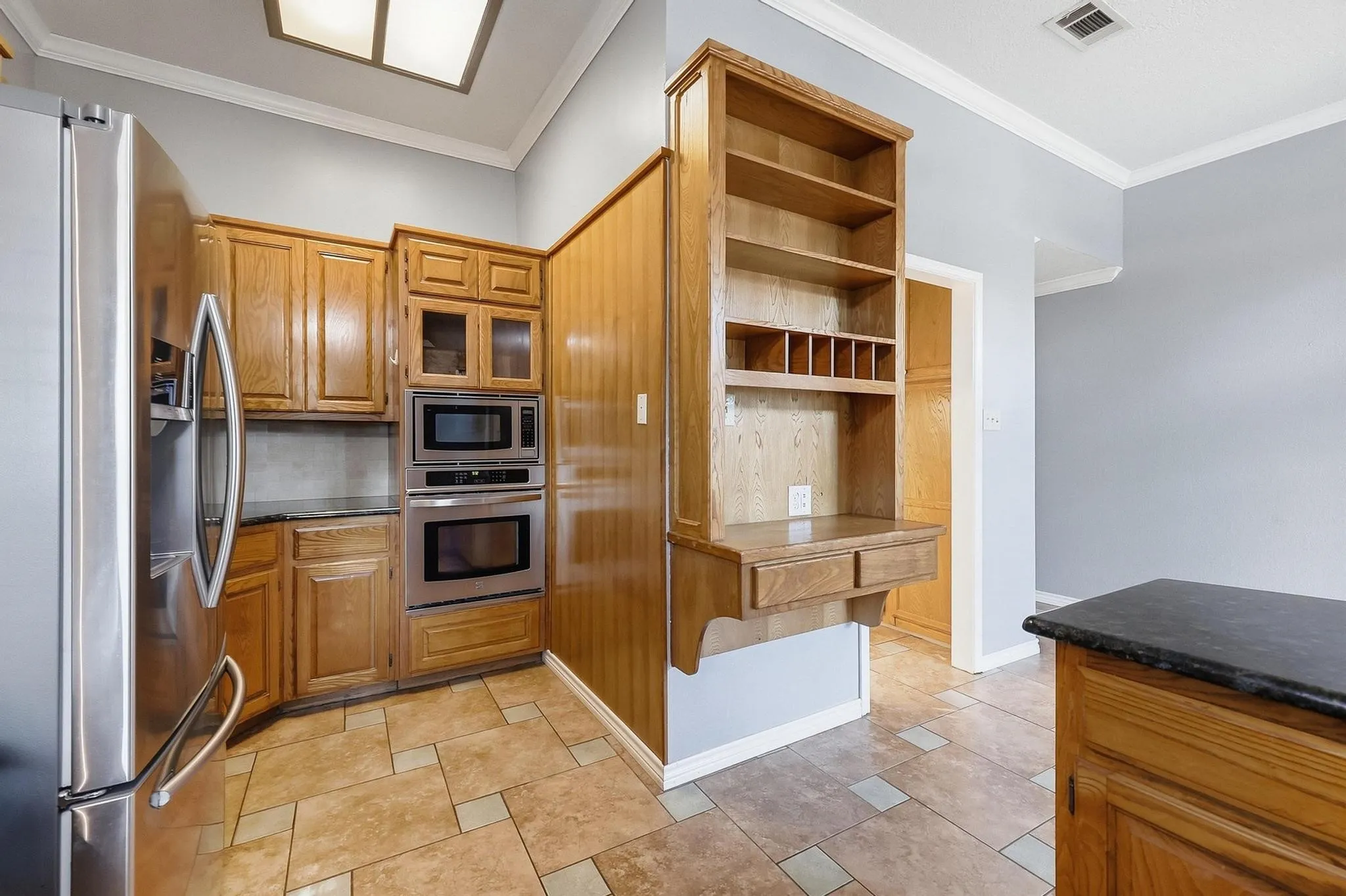 Single Family Residence For Sale in Grayson County , 2809 Caprice Avenue, Denison, Texas 75020, 3 Bedroom, 2 Bathroom, 2 Garage spaces, 2,102 Sqft, built in 1985, mls#21383863, Real Estate Agent in Denison, Homes For Sale in Grayson county, Homes For Sale in Denison, Realtor in Denison Texas, Real Estate Brokerage Independent Realty Texas, Luminita Cordes Realtor