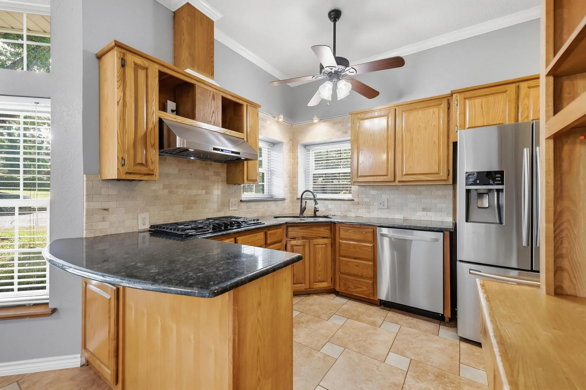 Single Family Residence For Sale in Grayson County , 2809 Caprice Avenue, Denison, Texas 75020, 3 Bedroom, 2 Bathroom, 2 Garage spaces, 2,102 Sqft, built in 1985, mls#21383863, Real Estate Agent in Denison, Homes For Sale in Grayson county, Homes For Sale in Denison, Realtor in Denison Texas, Real Estate Brokerage Independent Realty Texas, Luminita Cordes Realtor