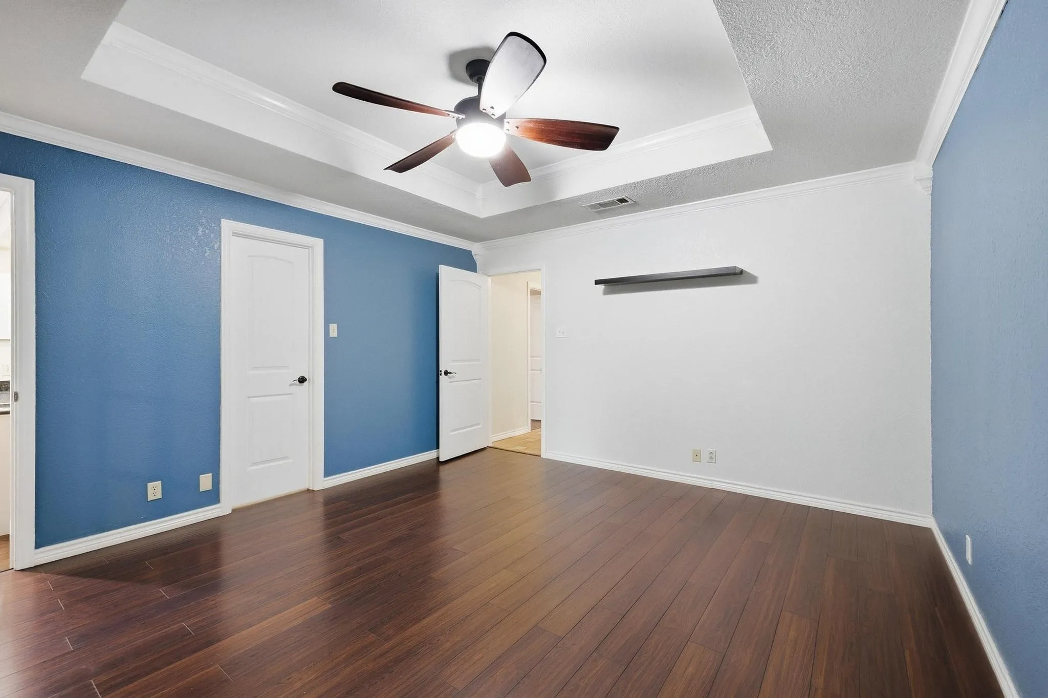 Single Family Residence For Sale in Grayson County , 2809 Caprice Avenue, Denison, Texas 75020, 3 Bedroom, 2 Bathroom, 2 Garage spaces, 2,102 Sqft, built in 1985, mls#21383863, Real Estate Agent in Denison, Homes For Sale in Grayson county, Homes For Sale in Denison, Realtor in Denison Texas, Real Estate Brokerage Independent Realty Texas, Luminita Cordes Realtor
