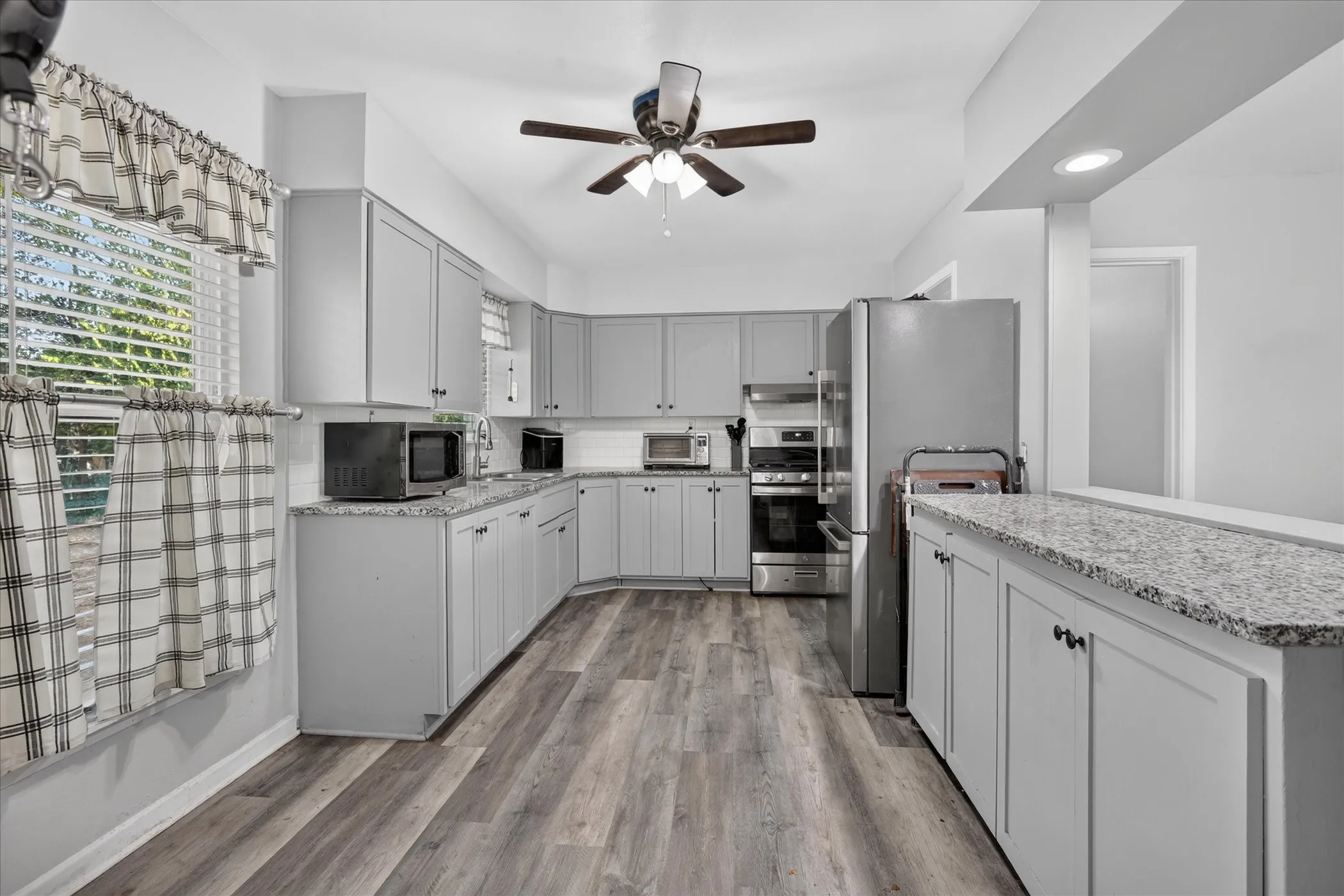 Single Family Residence For Sale in Tarrant County , 108 N Judd Street, White Settlement, Texas 76108, 3 Bedroom, 1 Bathroom, 1 Garage spaces, 1,158 Sqft, built in 1955, mls#21376143, Real Estate Agent in White Settlement, Homes For Sale in Tarrant county, Homes For Sale in White Settlement, Realtor in White Settlement Texas, Real Estate Brokerage Independent Realty Texas, Luminita Cordes Realtor