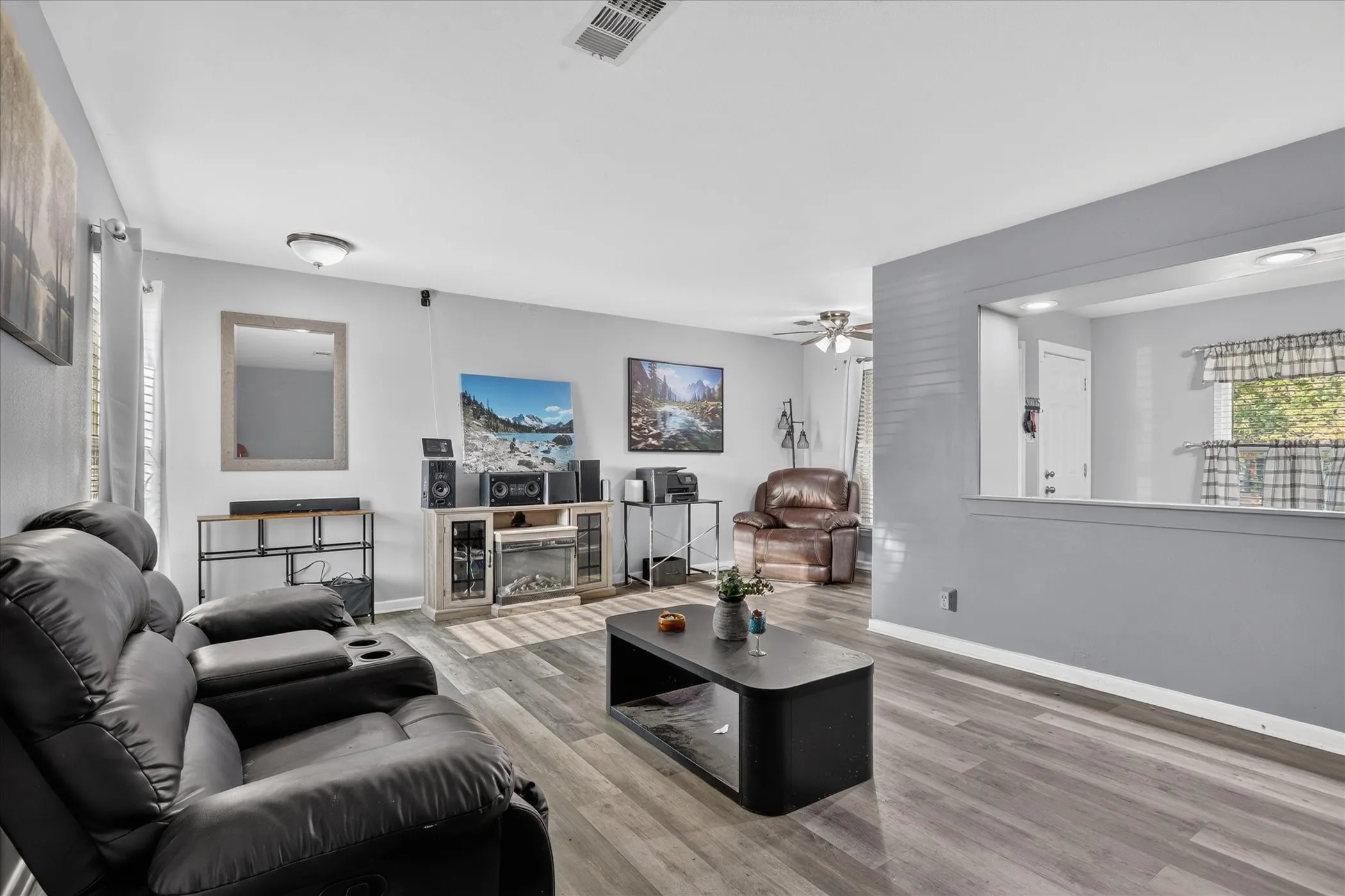 Single Family Residence For Sale in Tarrant County , 108 N Judd Street, White Settlement, Texas 76108, 3 Bedroom, 1 Bathroom, 1 Garage spaces, 1,158 Sqft, built in 1955, mls#21376143, Real Estate Agent in White Settlement, Homes For Sale in Tarrant county, Homes For Sale in White Settlement, Realtor in White Settlement Texas, Real Estate Brokerage Independent Realty Texas, Luminita Cordes Realtor