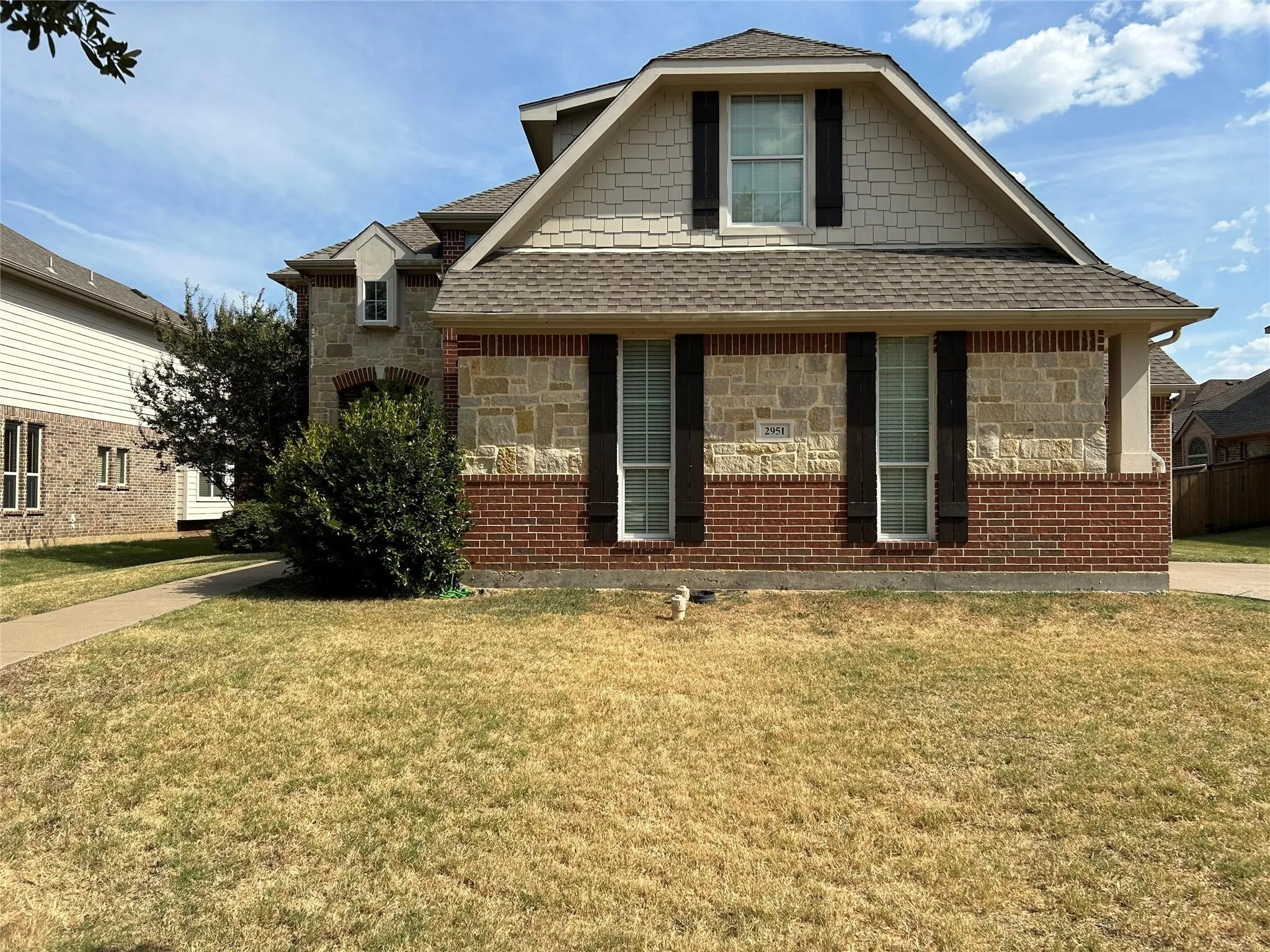 Single Family Residence For Rent in Tarrant County , 2951 N Camino Lagos, Grand Prairie, Texas 75054, 6 Bedroom, 4 Bathroom, 2 Garage spaces, 3,746 Sqft, built in 2005, mls#21385108, Real Estate Agent in Grand Prairie, Homes For Rent in Tarrant county, Homes For Rent in Grand Prairie, Realtor in Grand Prairie Texas, Real Estate Brokerage Independent Realty Texas, Luminita Cordes Realtor